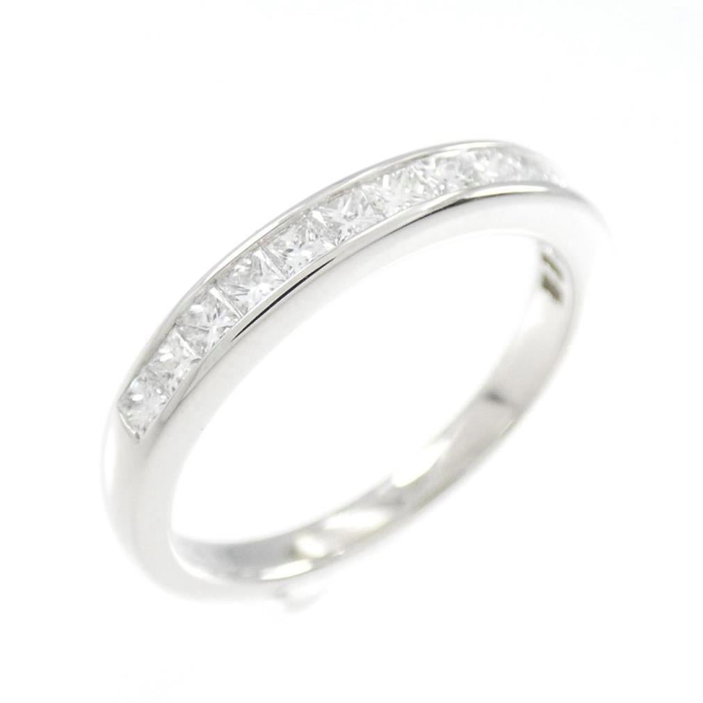 TIFFANY & Co. Bague en platine 2.6mm Half Circle Princess Cut Diamond Band Ring 5.5

Métal : Platine
Taille : 5.5
Largeur de la bande : 2,6 mm
Diamant : Diamants de taille princesse, poids total de 0,39 carat
Poinçon : ©TIFFANY&CO. PT950
Condit :