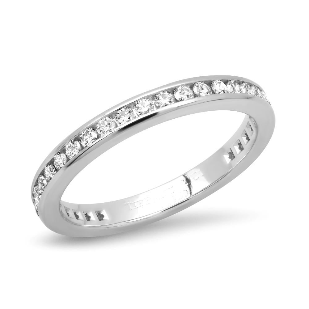 TIFFANY & Co. Alianza de Platino con Diamantes en Círculo Completo de 2 mm 5

Metal: Platino
Tamaño: 5
Ancho de banda: 2 mm
Diamante: diamantes brillantes redondos, peso total en quilates 38 
Sello: TIFFANY&CO. PT950
Estado: Seminuevo
Precio