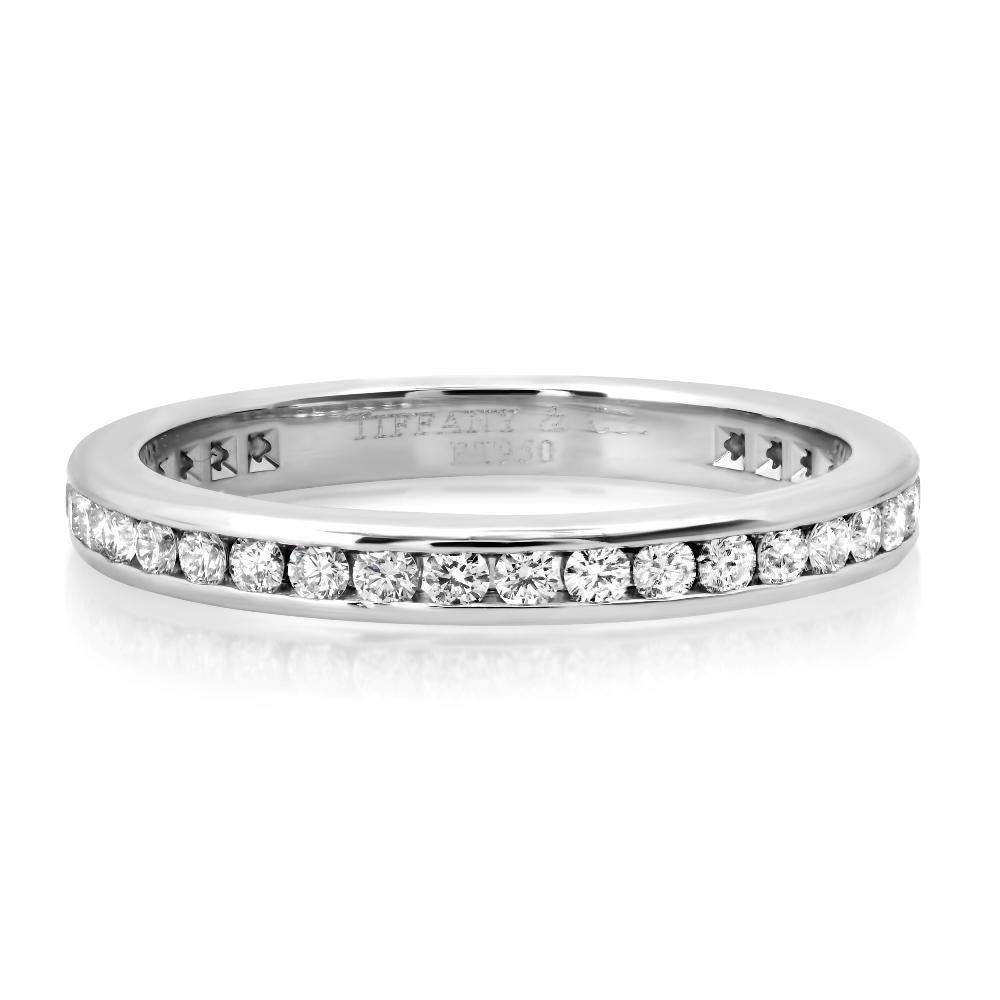 TIFFANY & Co. Alianza de Platino con Diamantes en Círculo Completo de 2 mm 5 Corte redondo