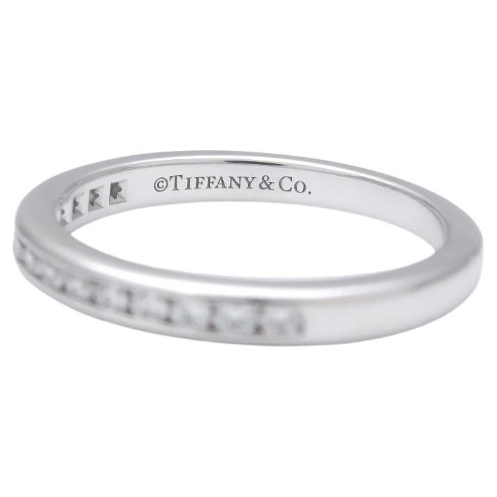 TIFFANY & Co. Alianza de Platino 2mm Medio Círculo Diamante 4.5