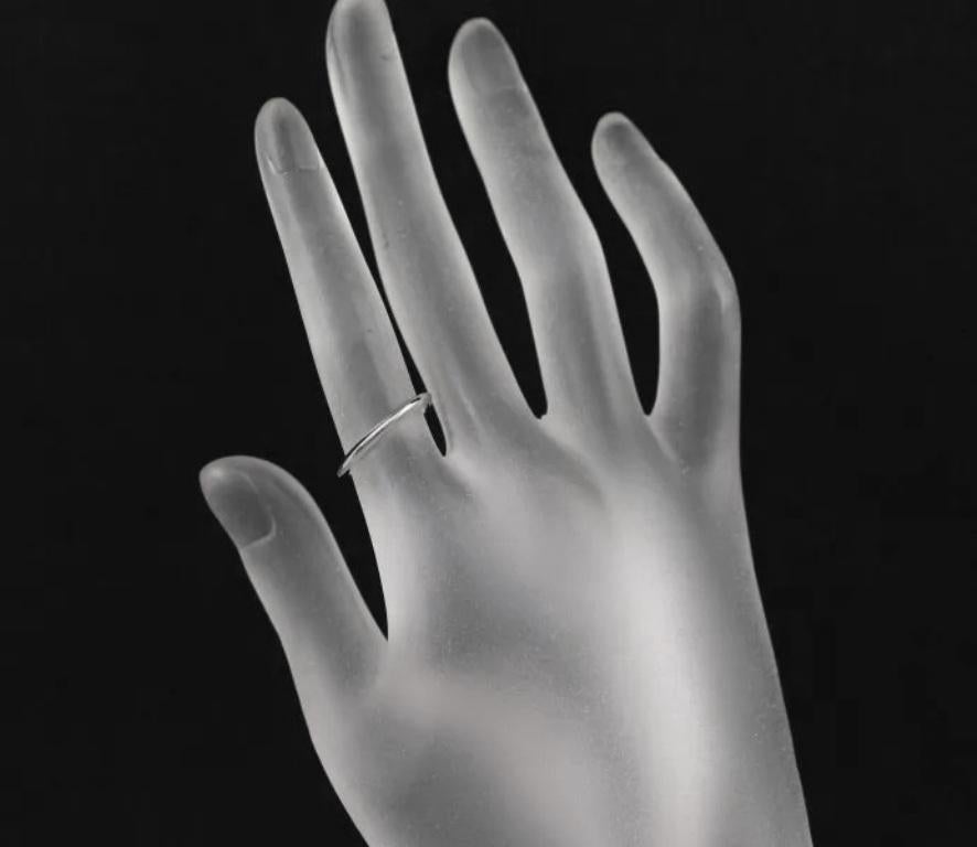 TIFFANY & Co. Anneau de mariage en platine 2mm 5.5 en vente 1