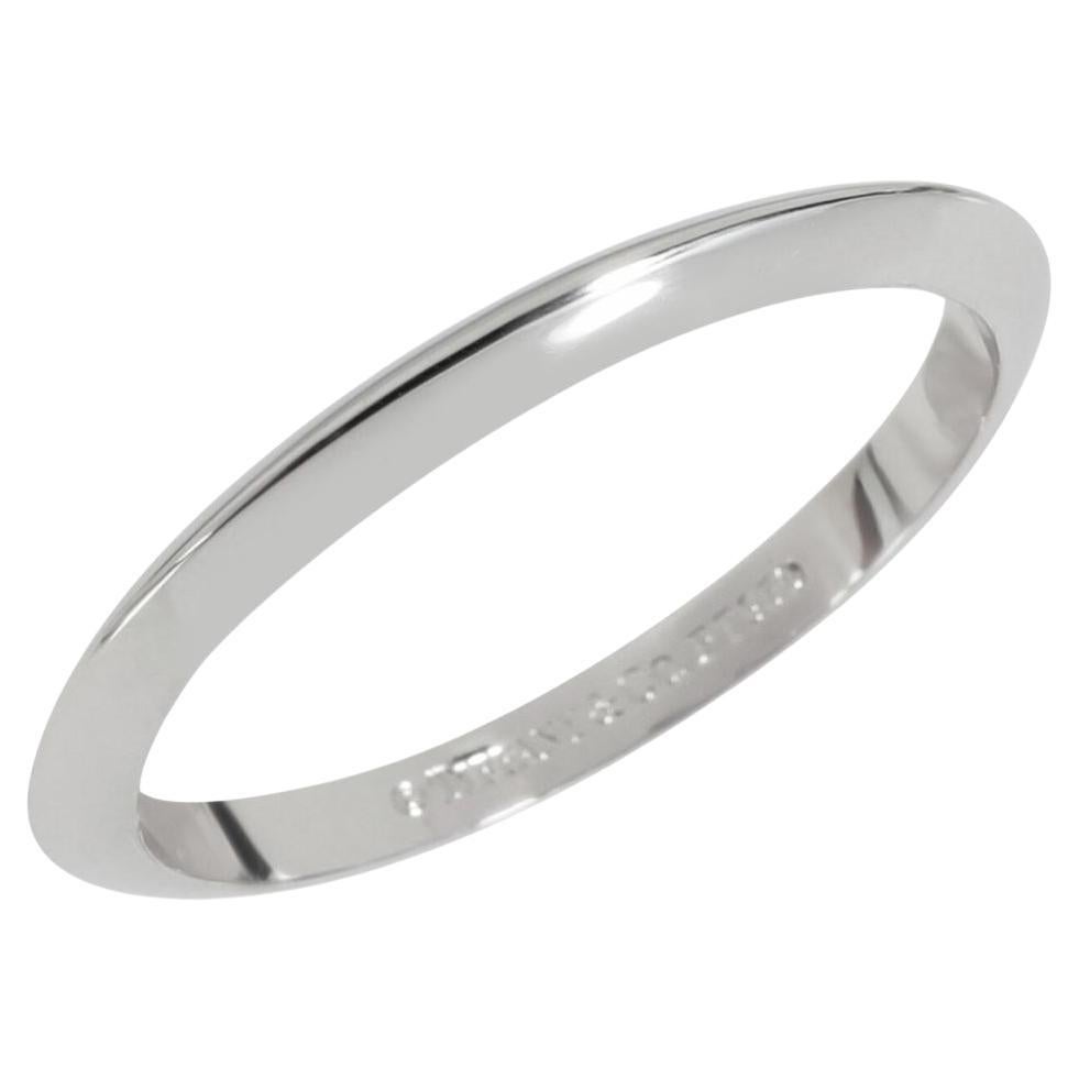 TIFFANY & Co. Platinum 2mm Knife Edge Wedding Band Ring 5.5