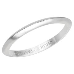 TIFFANY & Co. Platinum 2mm Knife Edge Wedding Band Ring 5.5