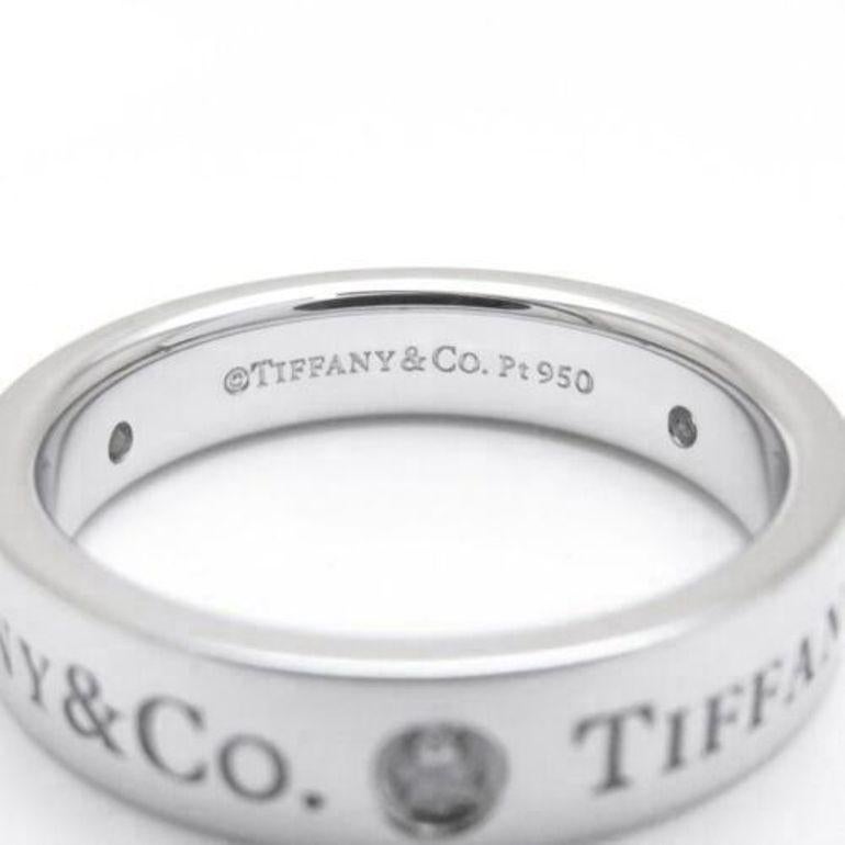 TIFFANY & Co. Alianza de Platino 3 Diamantes 4mm 5 Corte redondo en venta