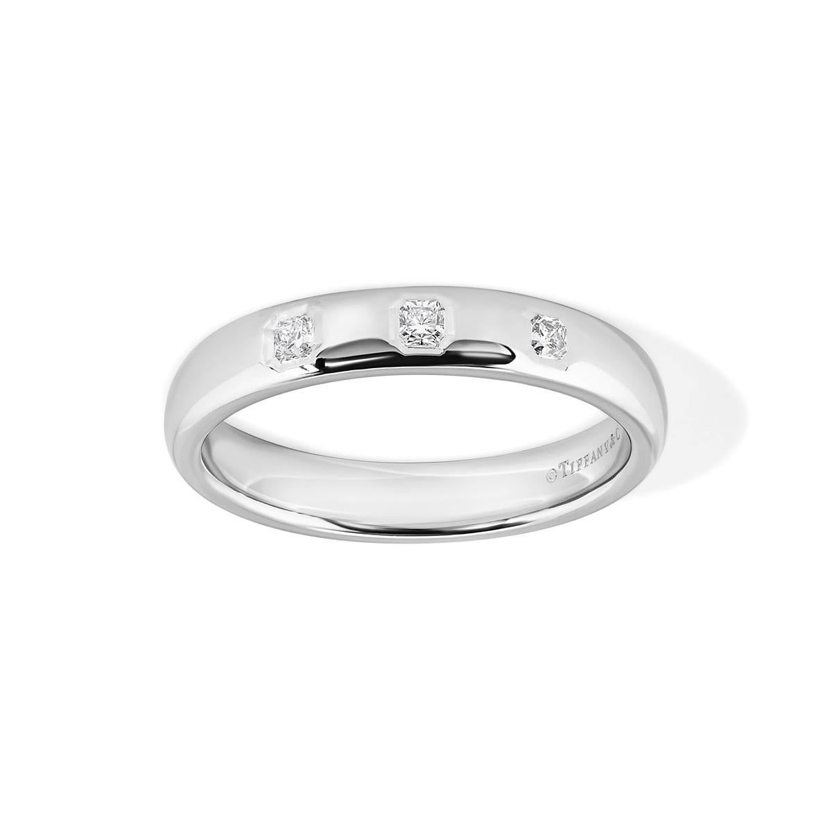 Quadrato TIFFANY & Co. Anello in platino con 3 diamanti lucidi da 4 mm 5.5 in vendita
