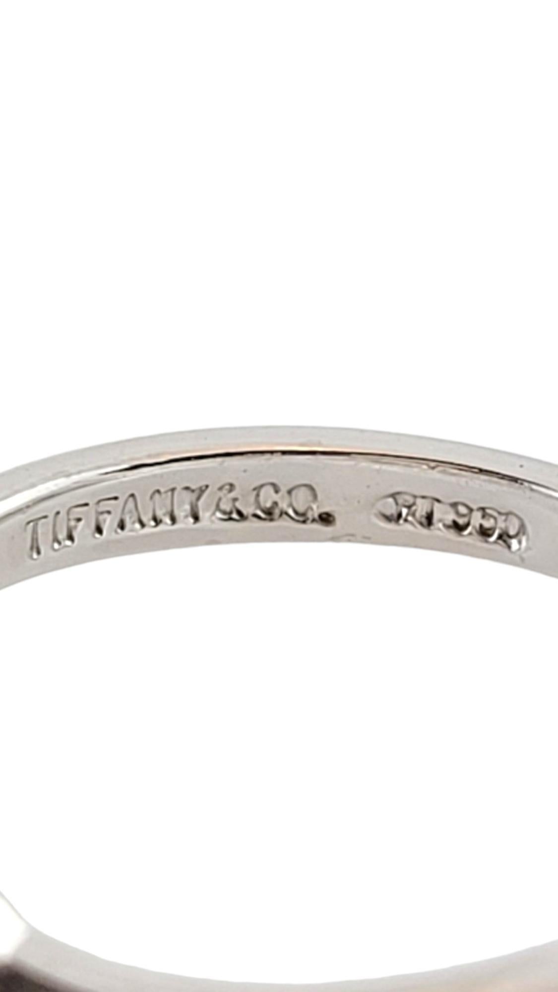 De las mujeres Tiffany & Co. Anillo de Compromiso de Platino con 3 Diamantes Brillantes Redondos .75cts #17290 en venta