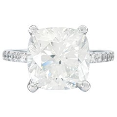 Tiffany 
Co. Anello di fidanzamento in platino con diamante taglio cuscino da 3,18 carati