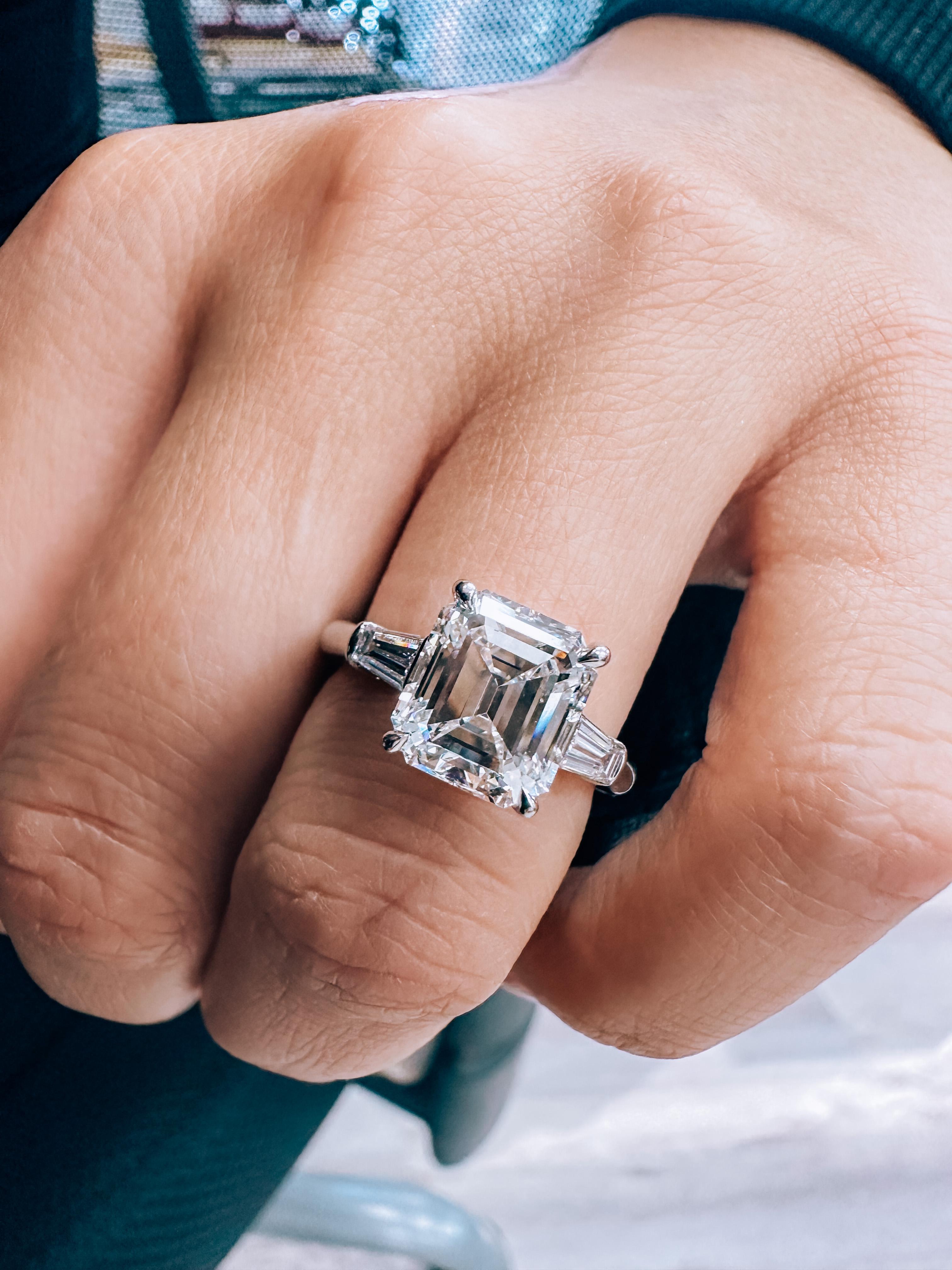 Tiffany & Co Platinum 3.56 Carat Emerald Cut Diamond GIA Engagement Ring For Sale 1