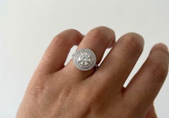 Tiffany & Co. Anillo de compromiso de platino con doble halo de diamantes redondos de 3,66 quilates