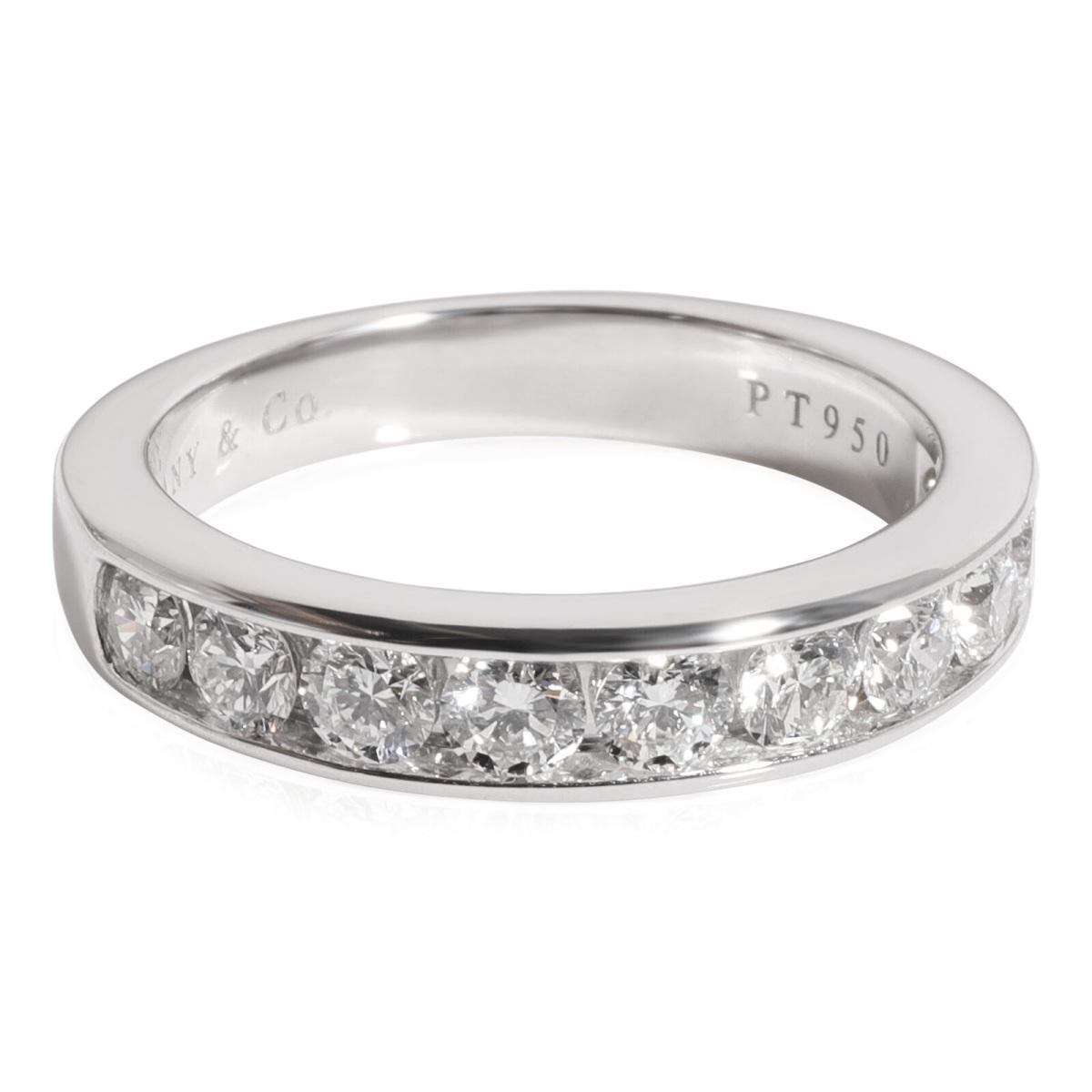 TIFFANY & Co. Anneau de mariage en platine avec diamant en demi-cercle de 3,9 mm 5 Neuf - En vente à Los Angeles, CA