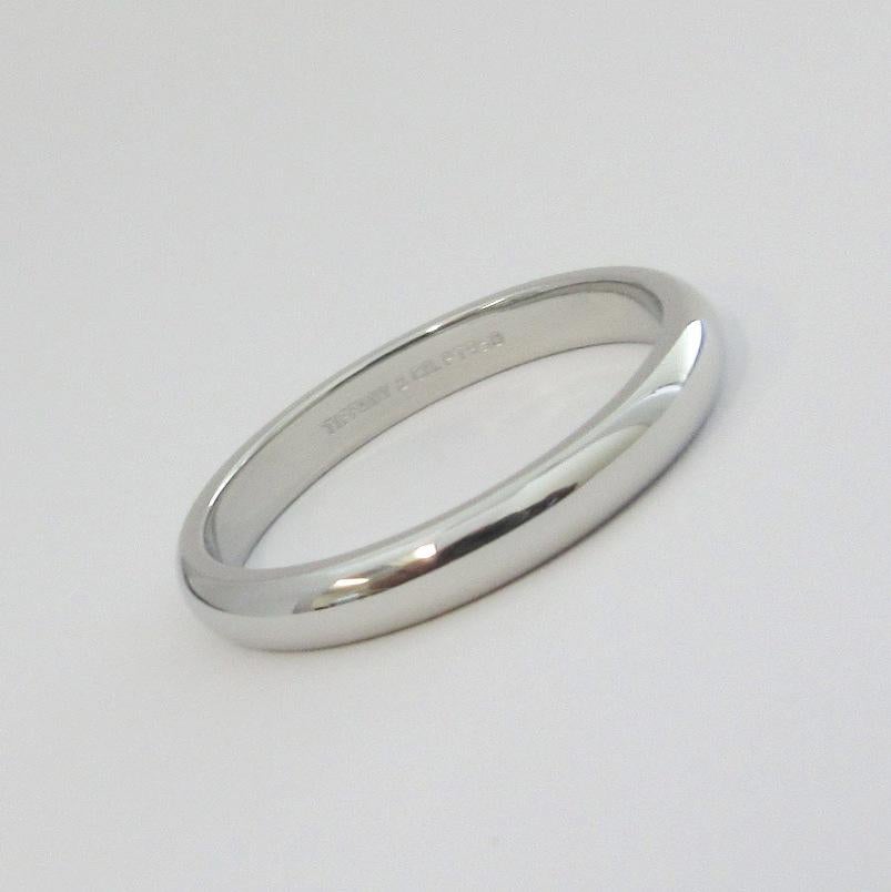 TIFFANY & Co. Platinum 3mm Comfort Fit Wedding Band Ring 8

 Metal: Platinum 
 Size: 8 
 Band Width: 3mm
 Weight: 5.70 grams
 Hallmark: TIFFANY&CO. PT950
 Condition: Excellent condition, like new

Limited edition, no longer available for sale in