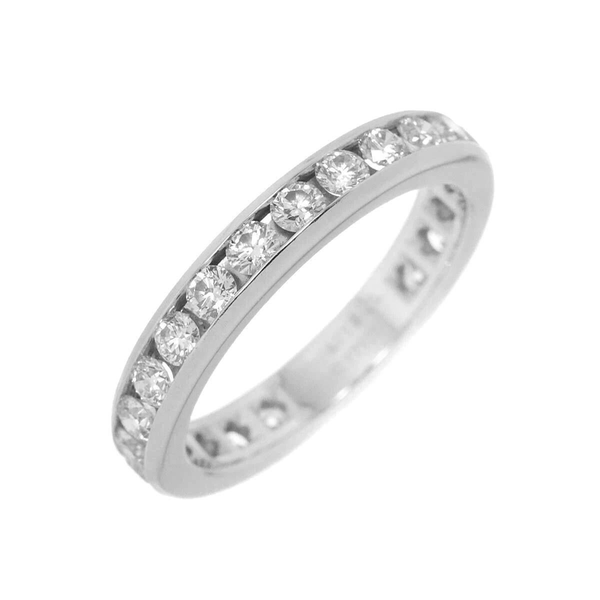 TIFFANY & Co. Anello in platino da 3 mm con diamante a cerchio intero 4,5

Metallo: Platino
Dimensione: 4.5
Larghezza della banda: 3 mm
Peso: 4.20 grammi
Diamante: diamanti tondi brillanti, peso totale di .93 carati 
Marchio di garanzia: TIFFANY&CO.