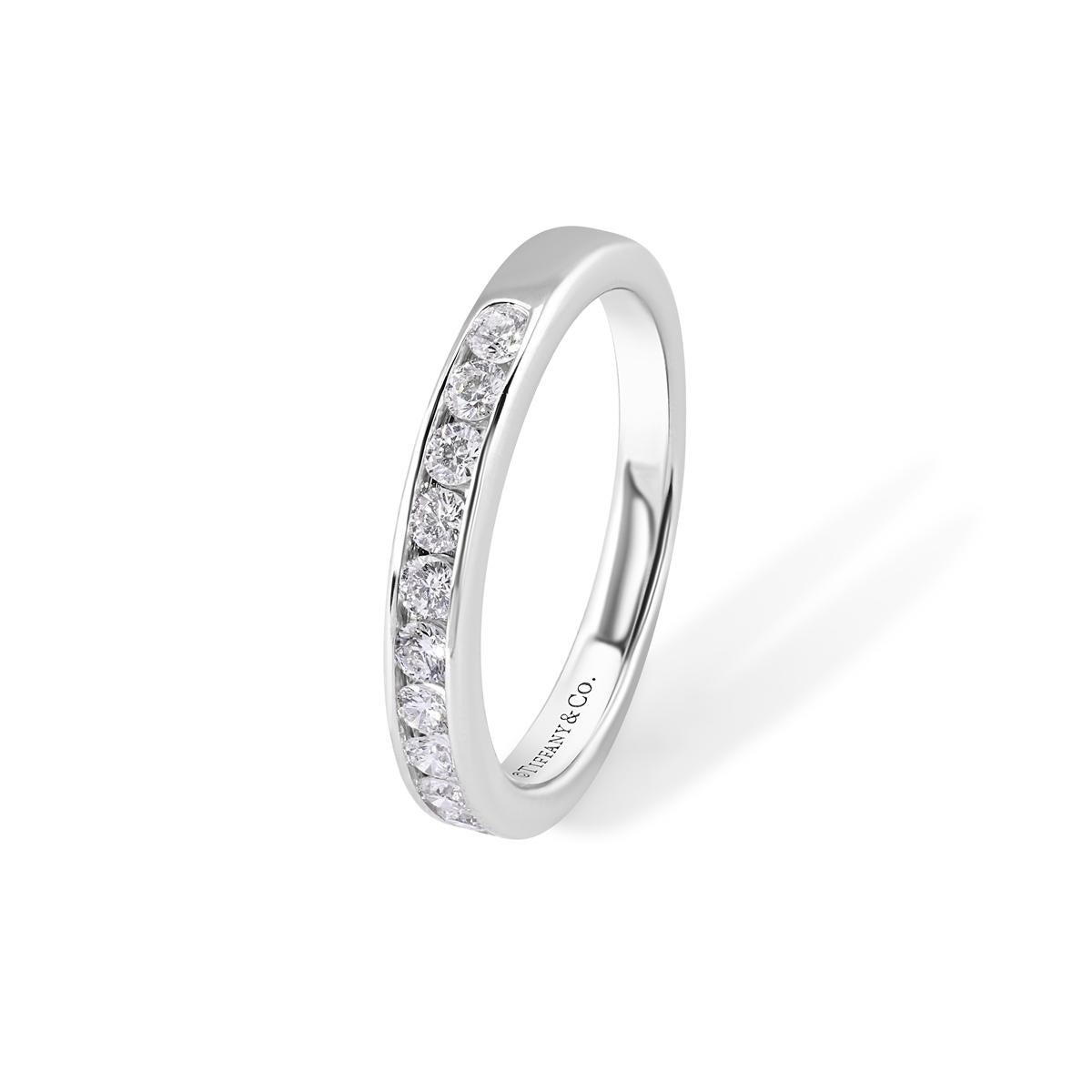 Donna TIFFANY & Co. Anello in platino con diamante a metà cerchio da 3 mm 7 &New in vendita