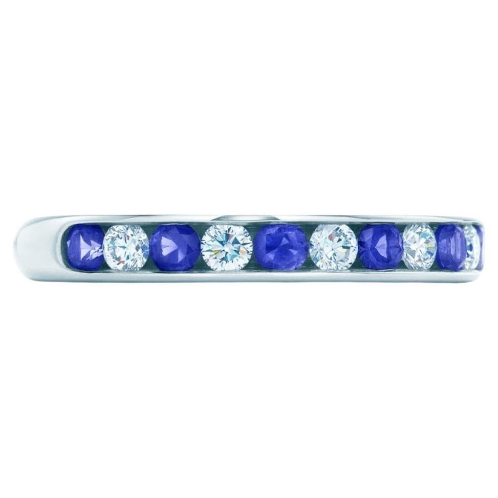 TIFFANY & Co. Bague jonc en platine avec demi-cercle de diamants de 3 mm et saphirs de 6,5 mm
