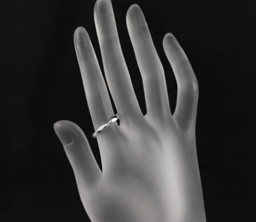 TIFFANY & Co. Platinum 3mm Harmony Wedding Band Ring 6 In New Condition For Sale In Los Angeles, CA
