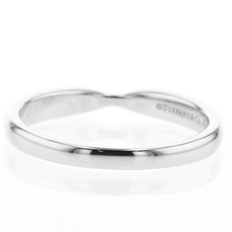 TIFFANY & Co. Anello Harmony in platino da 3 mm 8.5 in vendita 1