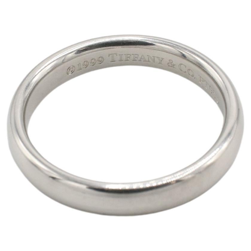 Tiffany & Co. Platinum 3mm Wedding Band Ring 1999
Metal: Platinum
Weight: 4.34 grams
Width: 3mm
Signed: ©1999 Tiffany & Co. PT950
Size: 4 (US)
Retail: $1,390 USD