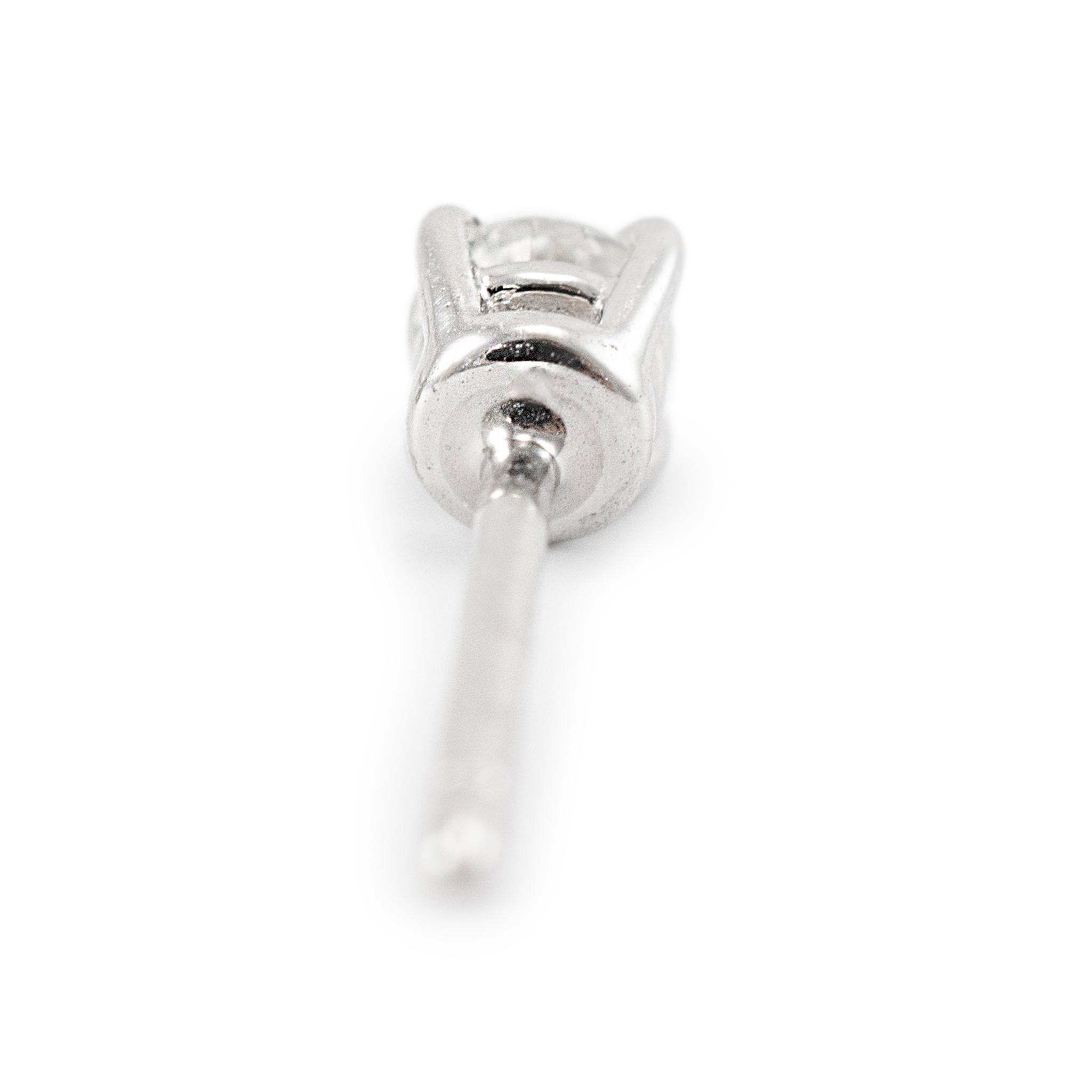 Tiffany & Co. Platin 4-Zinken Solitär 0,27 Karat Diamant-Ohrstecker für Damen oder Herren