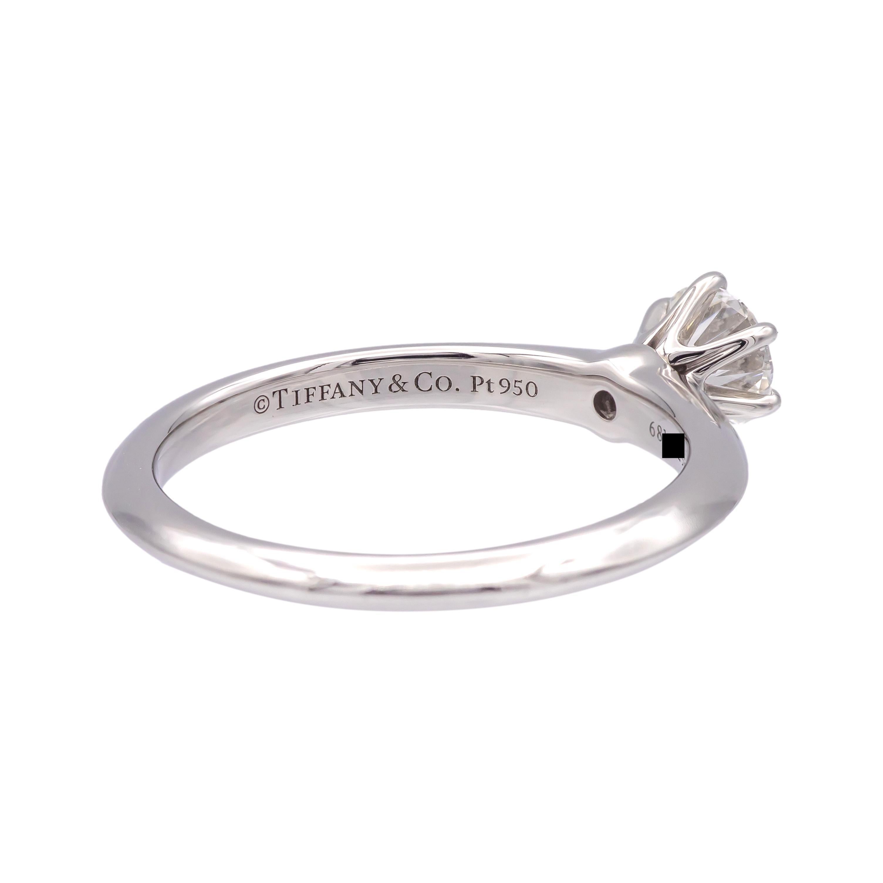Tiffany & Co. Platinum .43 ct. Solitaire Round Diamond Engagement Ring H VVS2 In Excellent Condition For Sale In New York, NY