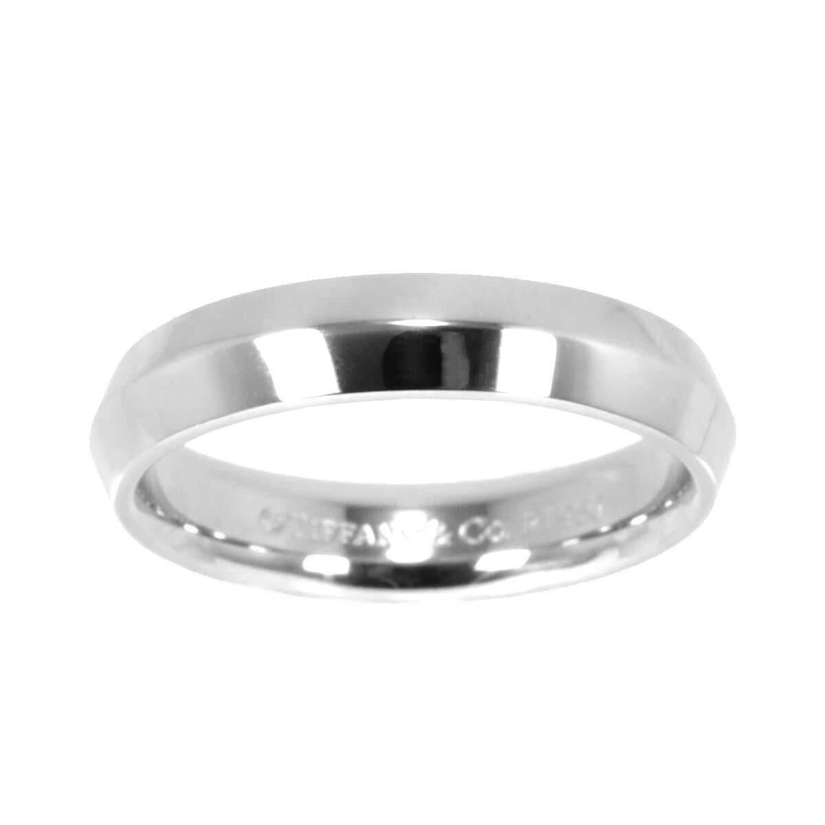 TIFFANY & Co. Platinum 4.5mm Knife Edge Wedding Band Ring 7 In Excellent Condition For Sale In Los Angeles, CA