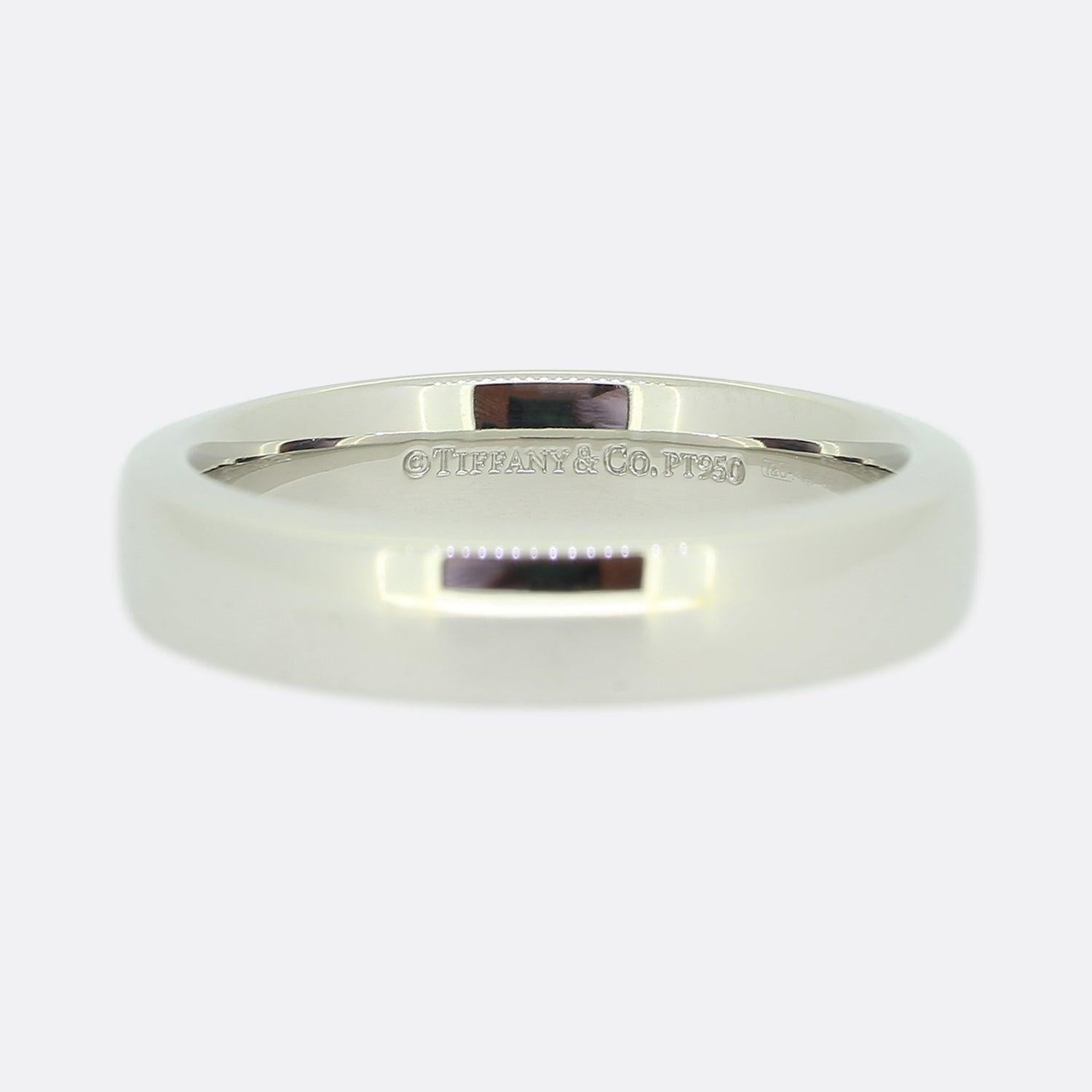 Tiffany & Co. Platin 4mm Band Ring Größe Q im Zustand „Gut“ im Angebot in London, GB
