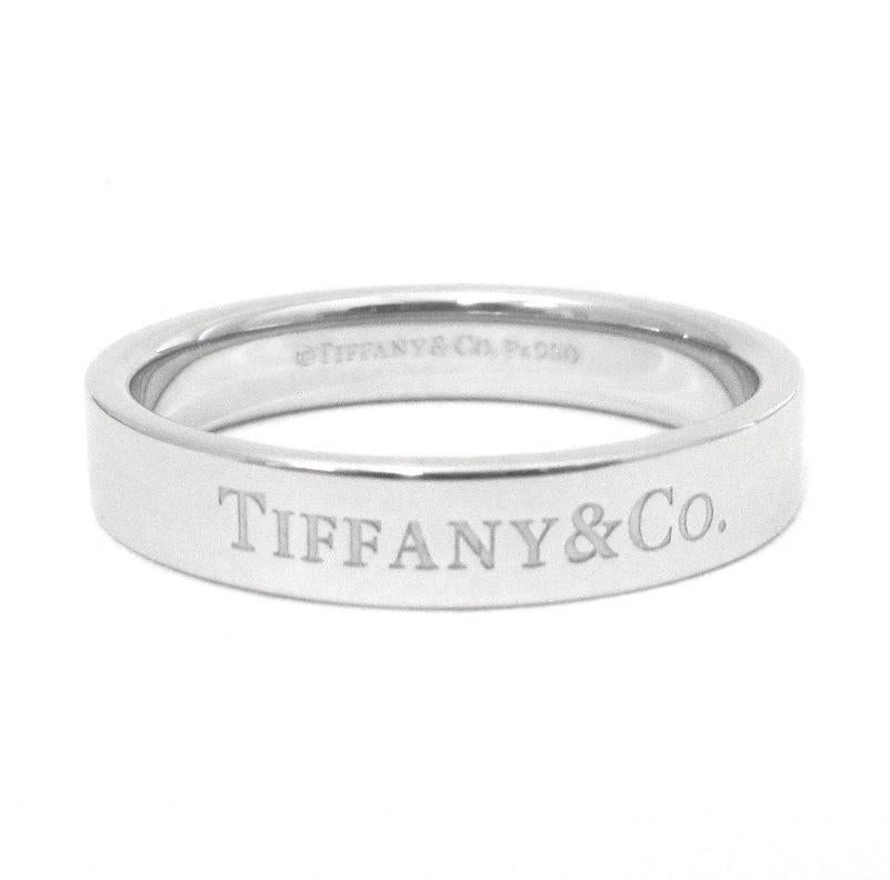da uomo o donna TIFFANY & Co. Anello in platino da 4 mm con fascia nuziale 8,5 in vendita