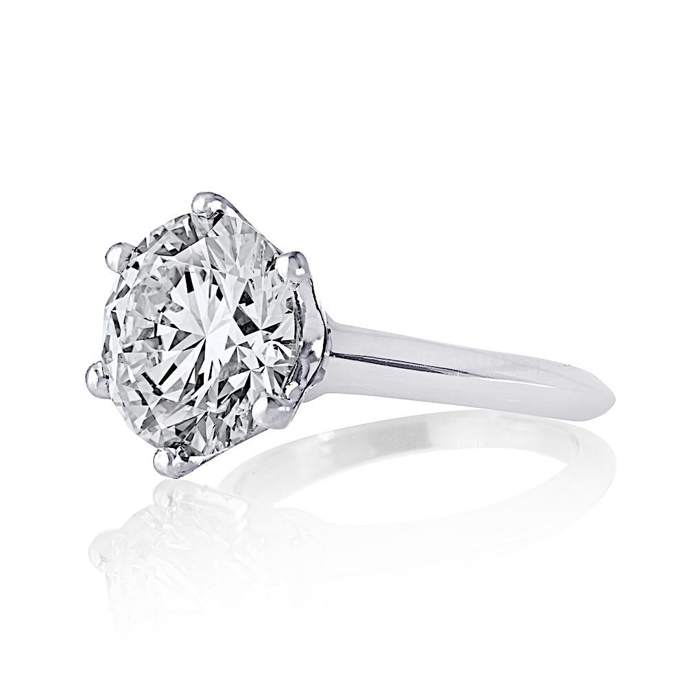 Moderno Tiffany & Co. Anello di fidanzamento in platino con diamante taglio rotondo da 5,02 carati in vendita