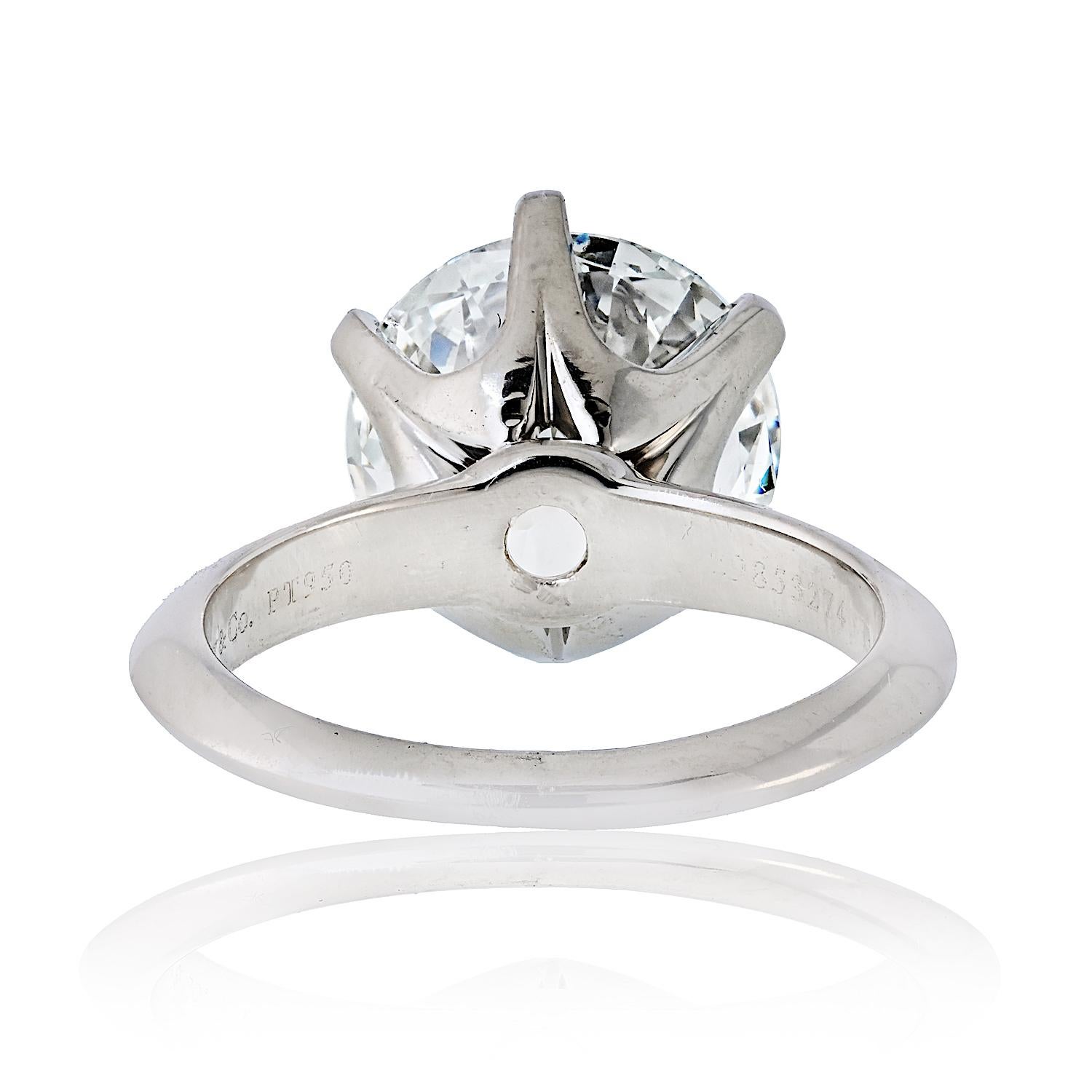 Tiffany & Co. Anello di fidanzamento in platino con diamante taglio rotondo da 5,02 carati In condizioni ottime in vendita a New York, NY
