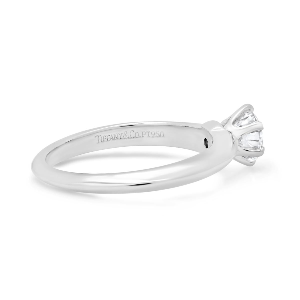 Tiffany & Co. Bague de fiançailles en platine 5,25 avec certificat et diamant de 0,56ct Excellent état - En vente à Los Angeles, CA