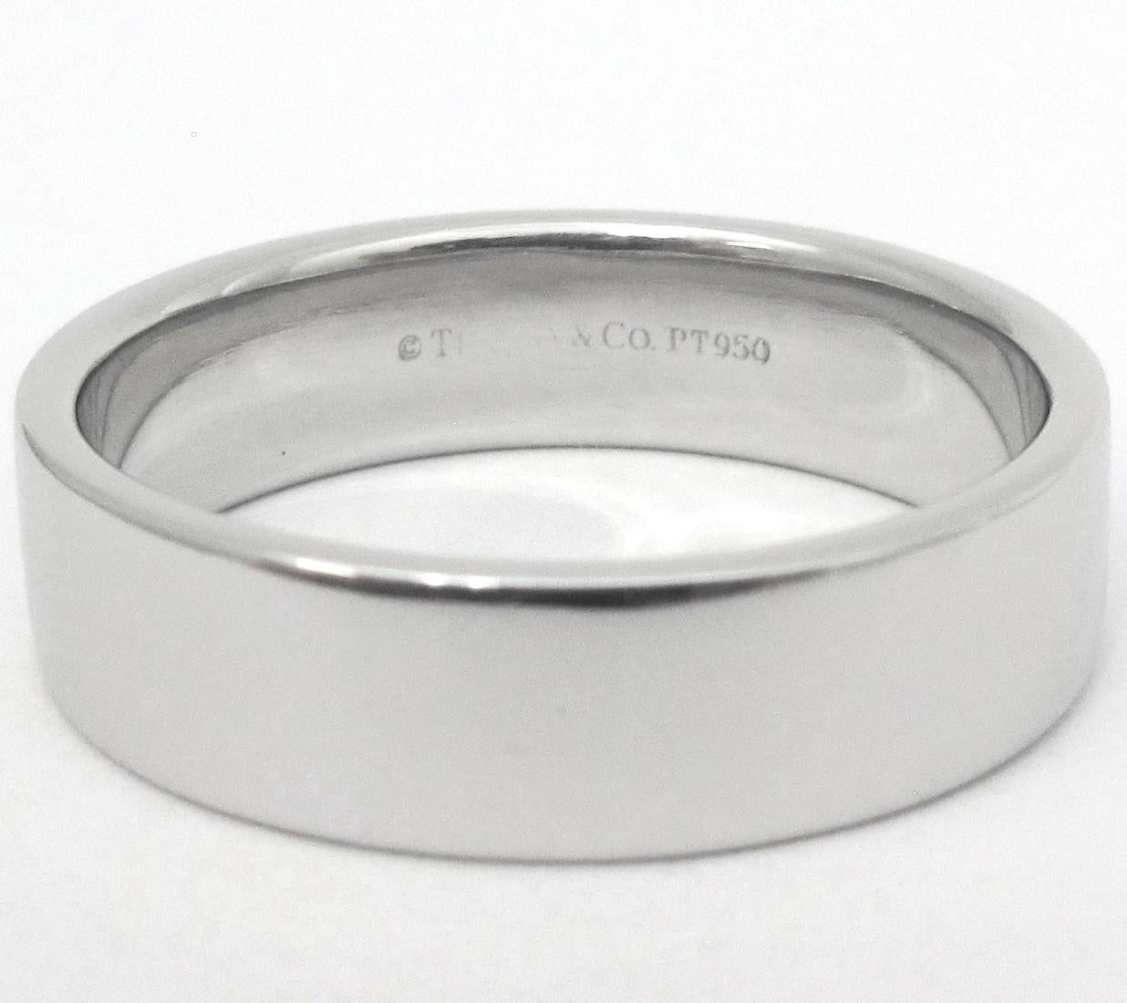 Femenino o masculino TIFFANY & Co. Anillo Platinum 6mm Esencial Plano 10 en venta