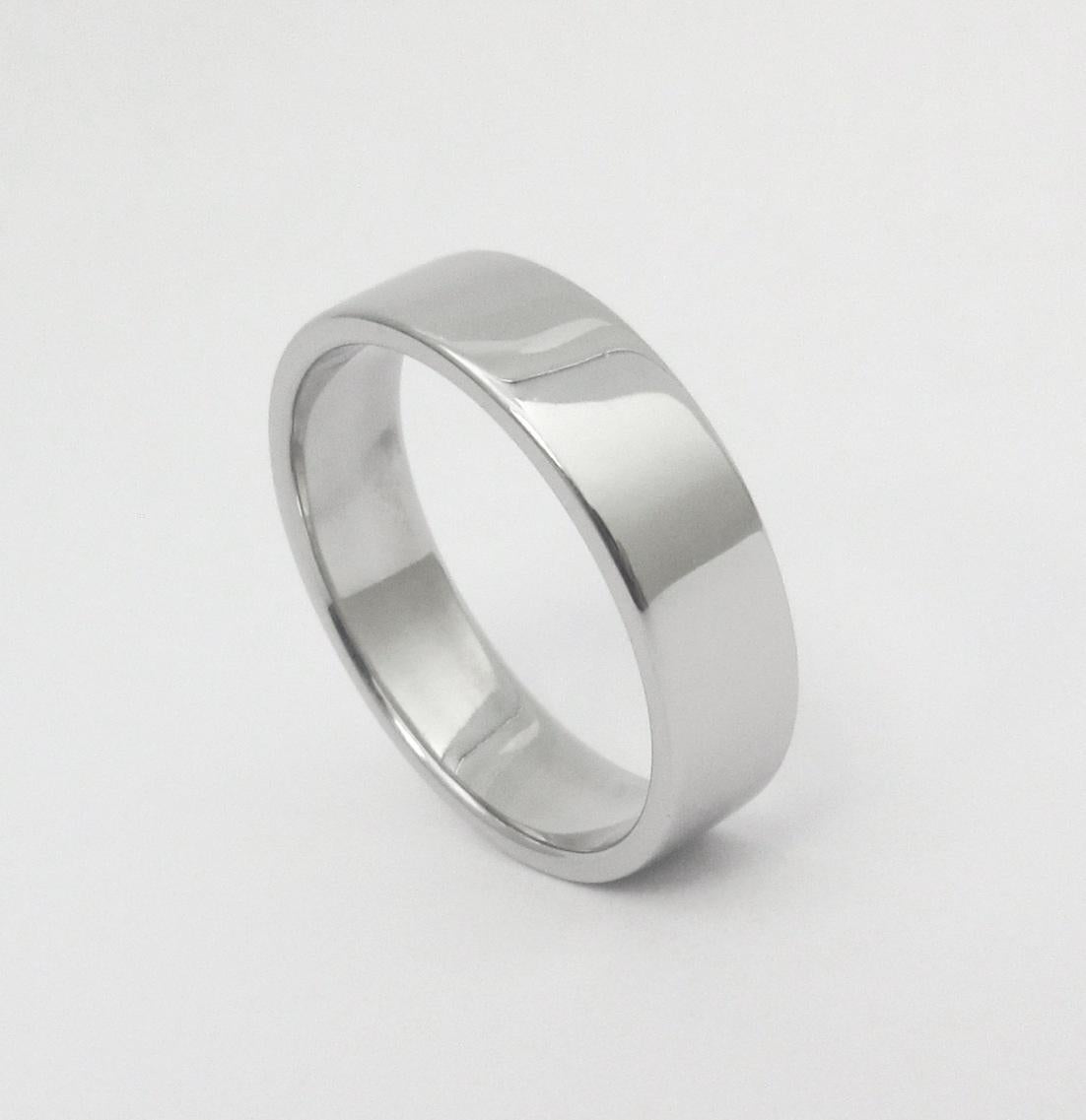 TIFFANY & Co. Anillo Platinum 6mm Esencial Plano 10 en venta 3
