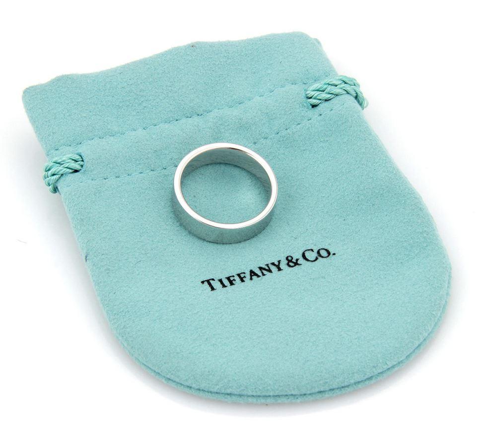 TIFFANY & Co. Platinum 6mm Essential Flat Band Ring 8 For Sale 1