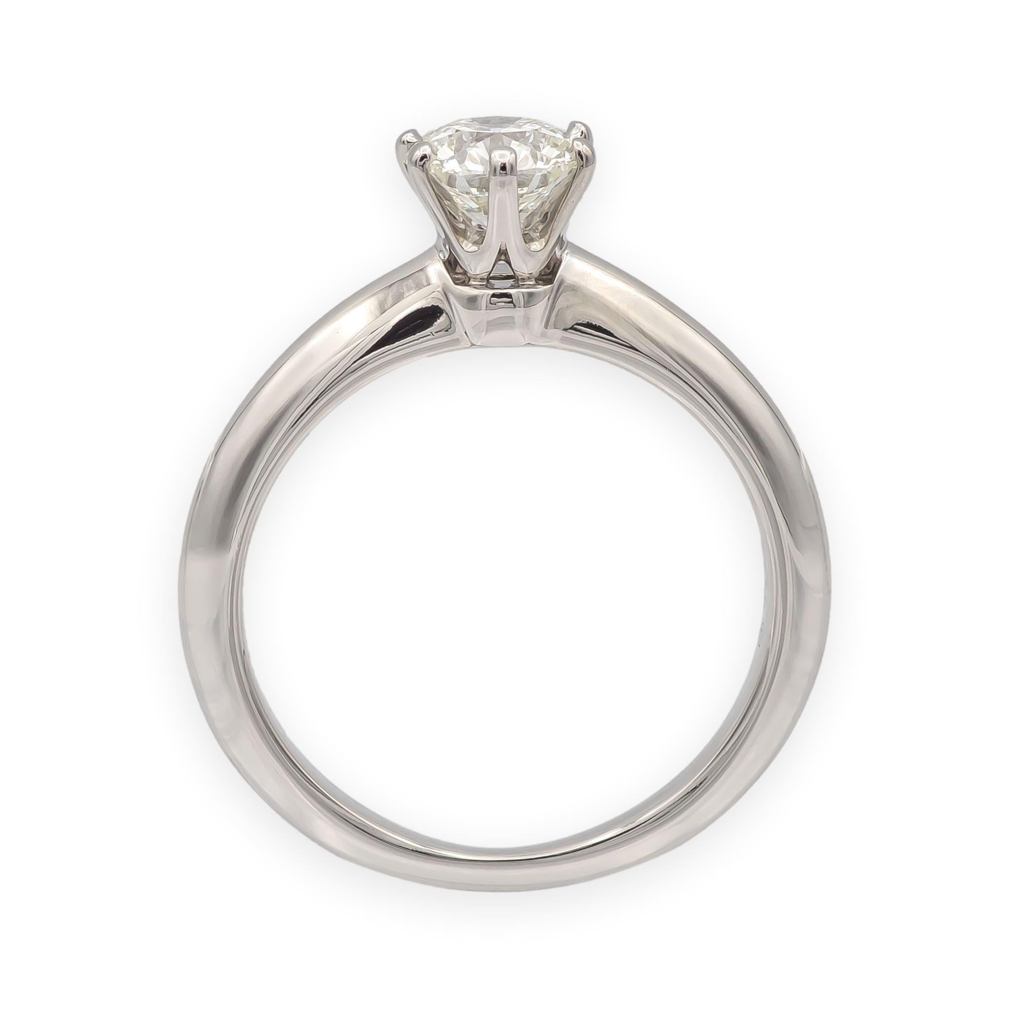 Donna Tiffany & Co. Anello di fidanzamento solitario con diamante rotondo in platino da 0,71 ct I VS2 in vendita