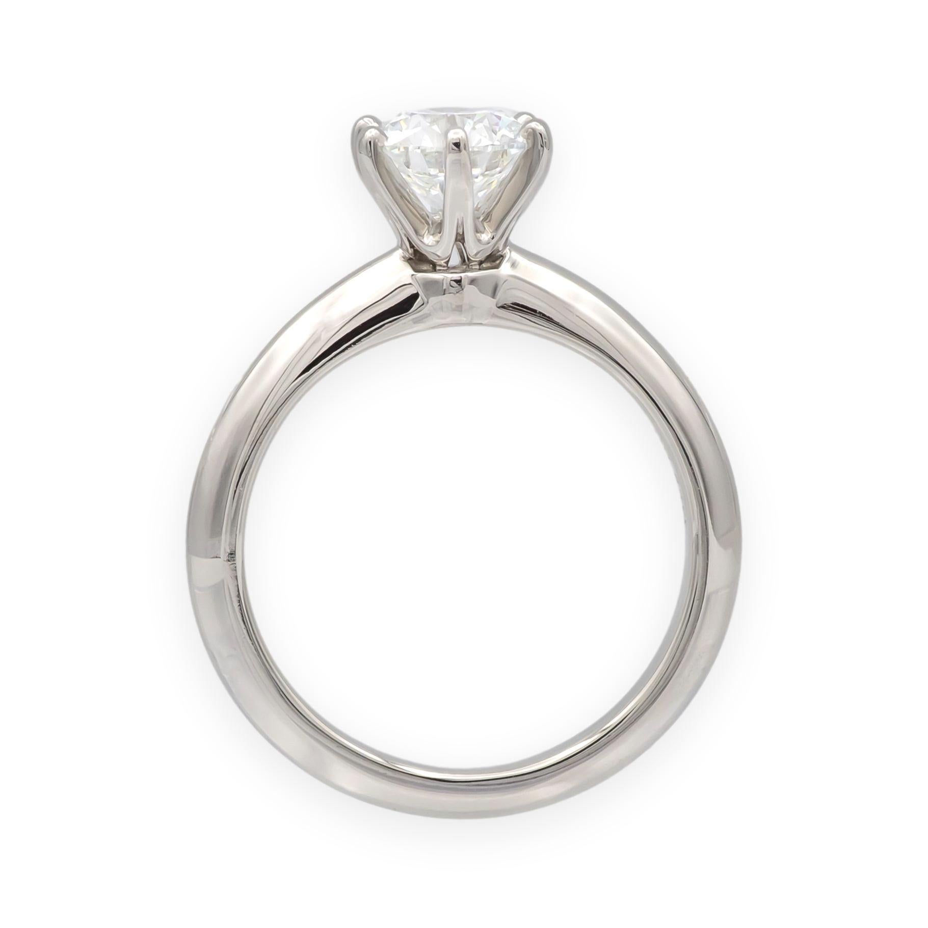 Tiffany & Co. Bague de fiançailles solitaire en platine avec diamant rond de 0,84 ct F VS1 Pour femmes en vente