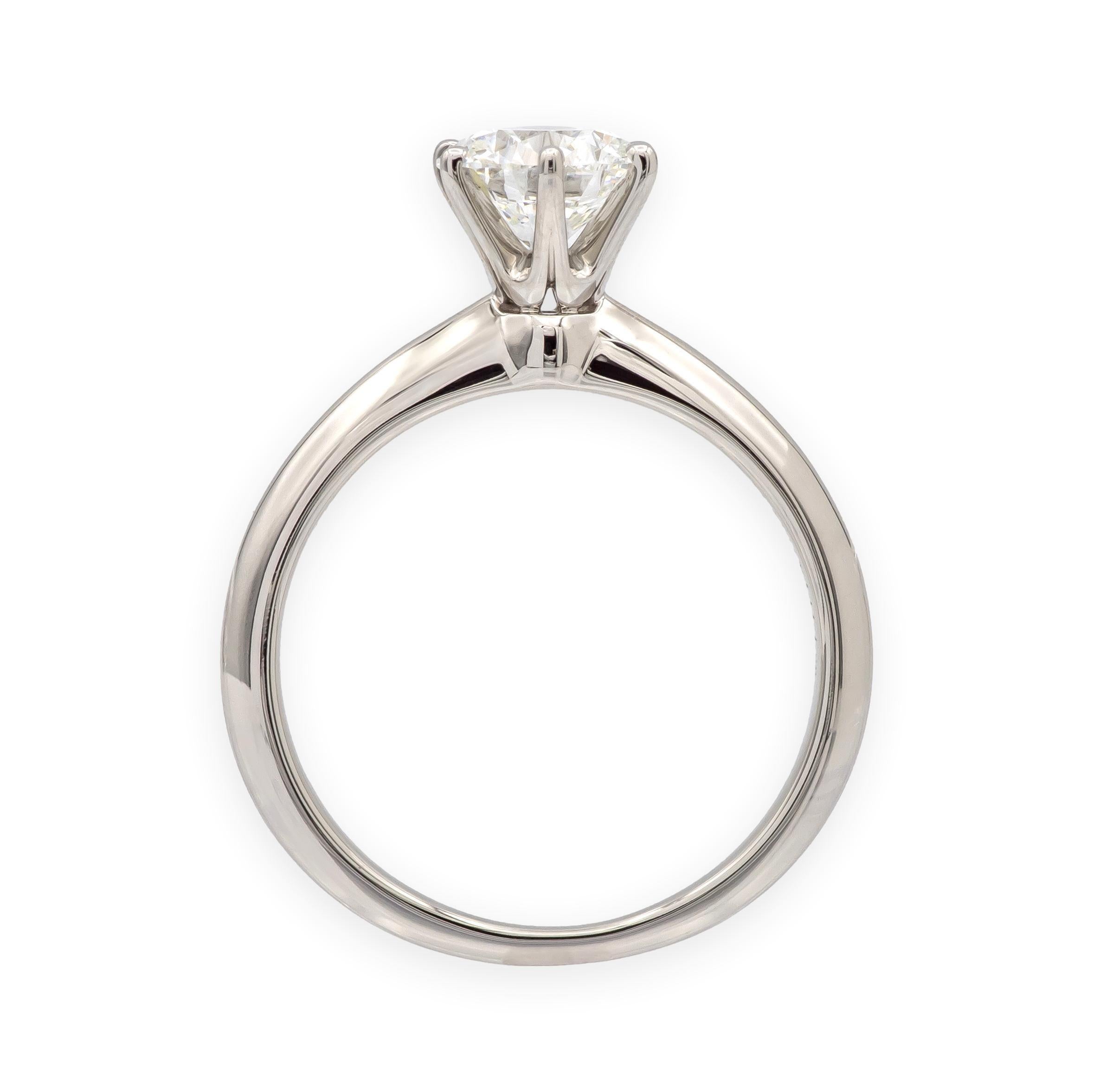 Donna Tiffany & Co. Anello di fidanzamento solitario con diamante rotondo in platino da 0,97 ct F VVS2 in vendita