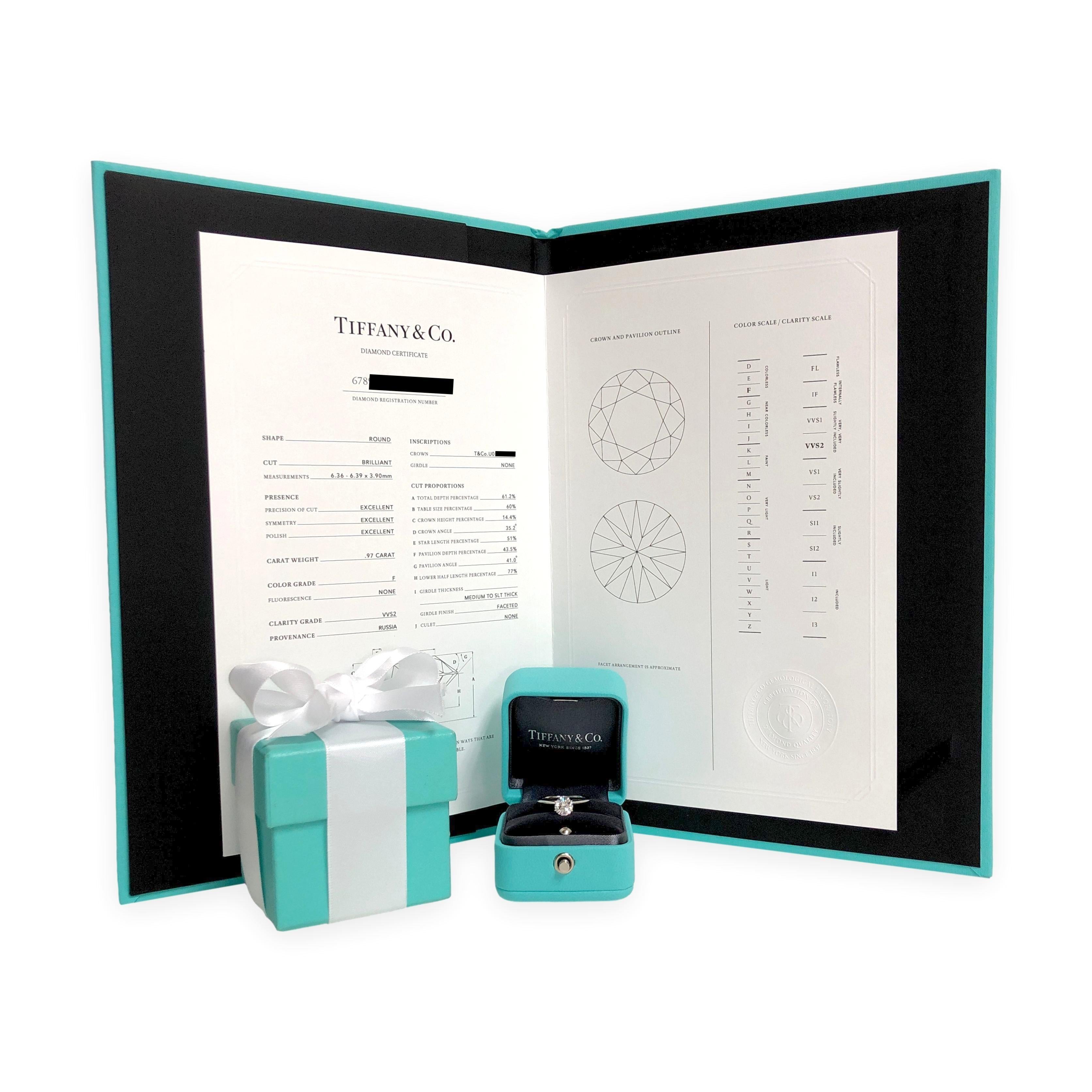 Tiffany & Co. Anello di fidanzamento solitario con diamante rotondo in platino da 0,97 ct F VVS2 in vendita 3