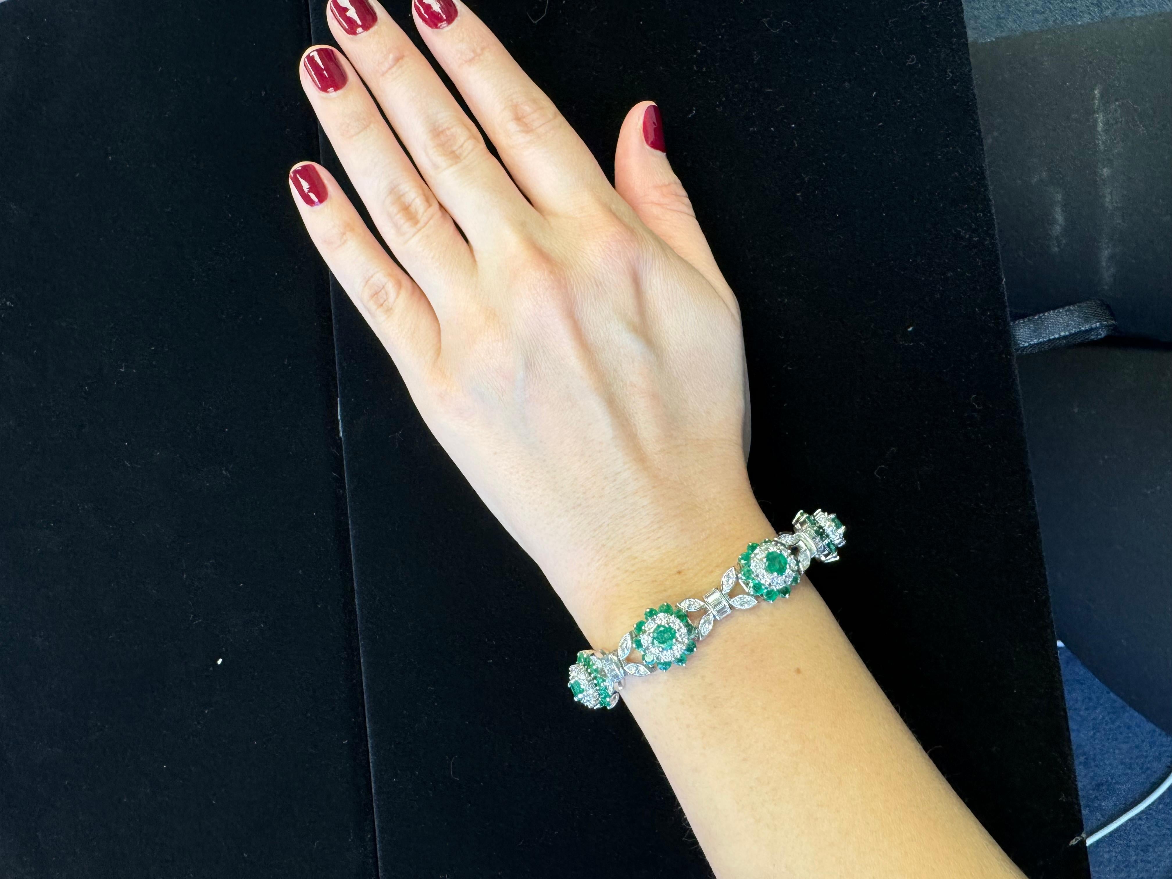 Pulsera Tiffany de esmeraldas y diamantes en platino y oro blanco de 18 quilates en venta 5