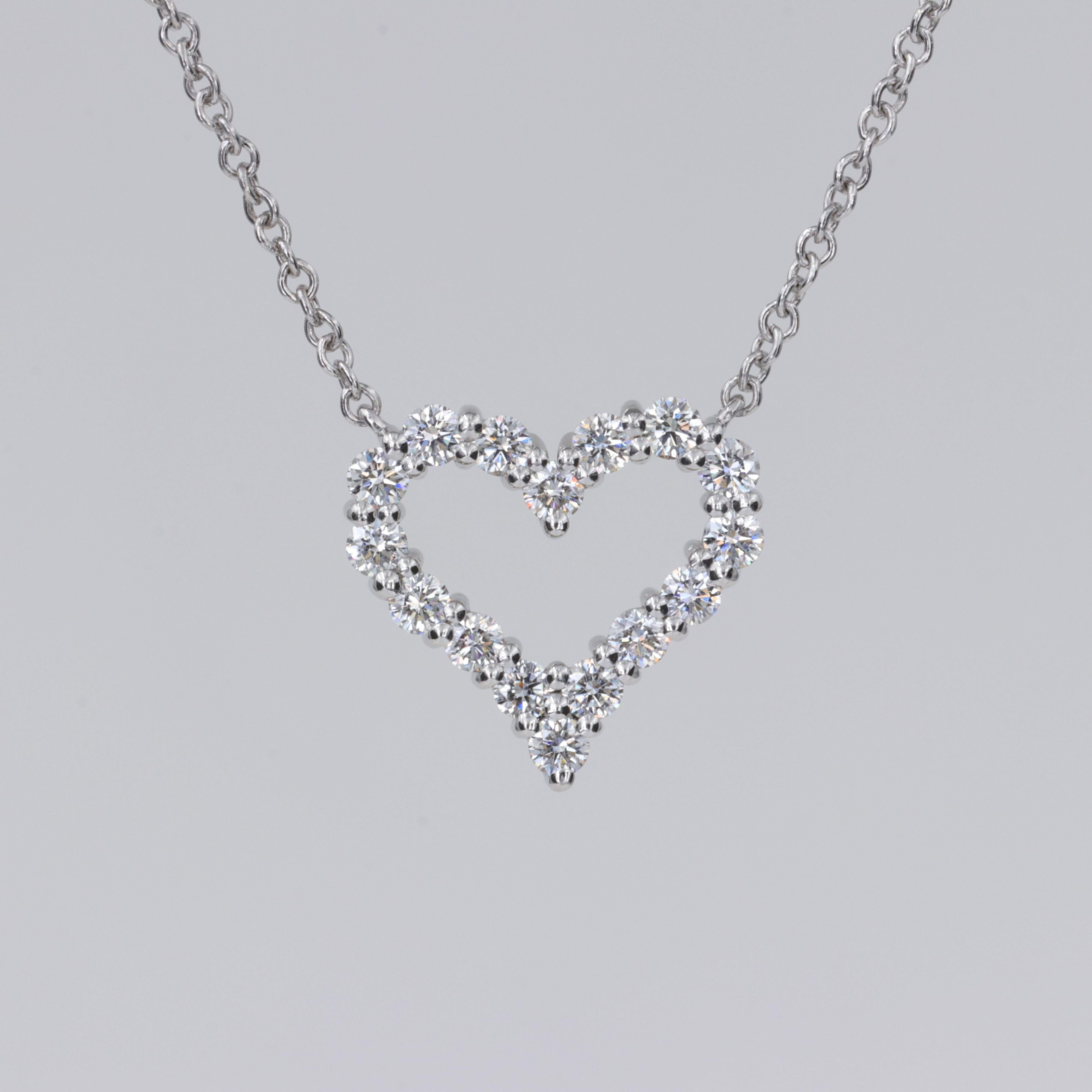 Taille ronde Tiffany & Co. Collier pendentif cœur en platine et diamants en vente