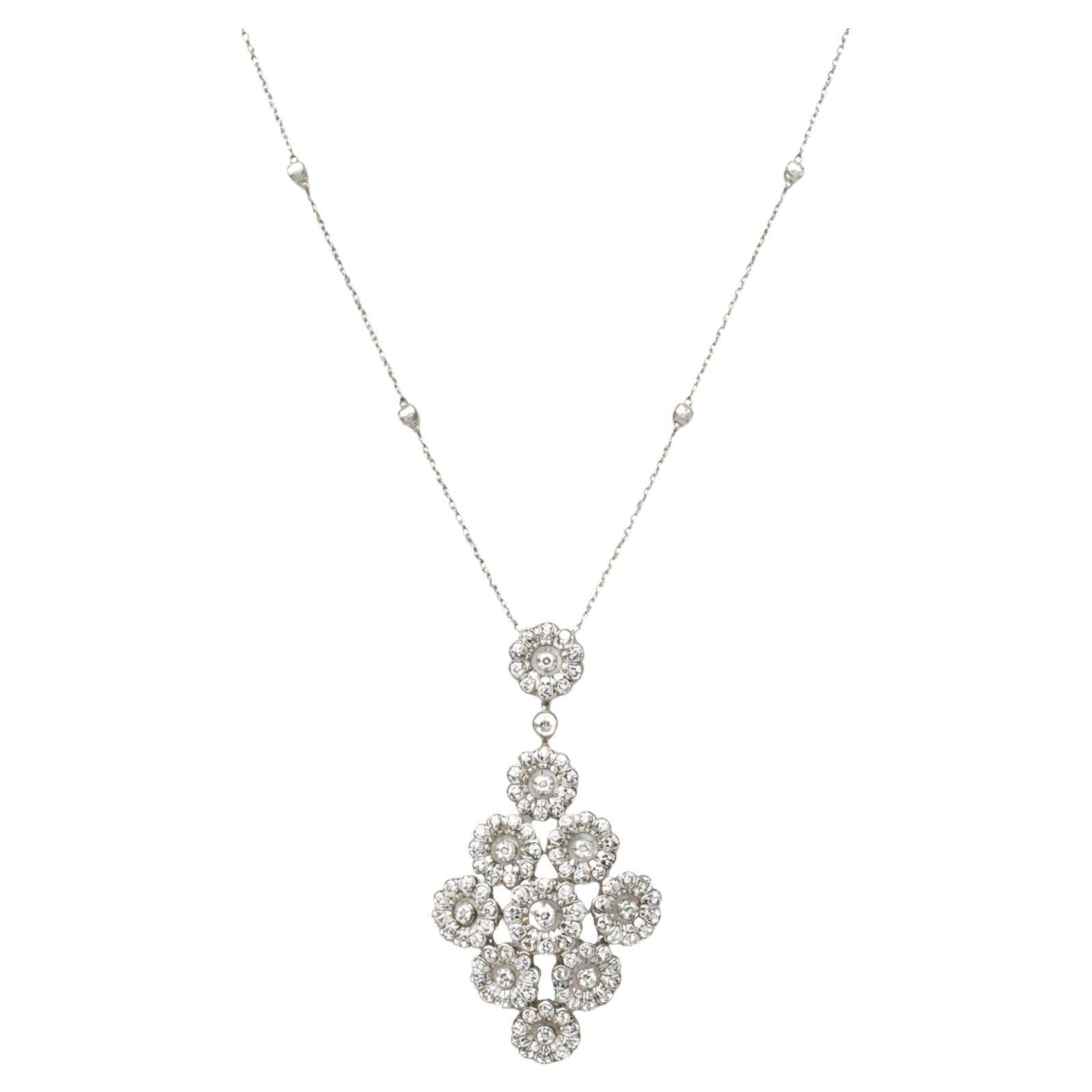 Tiffany & Co. Collana con ciondolo in platino e diamanti