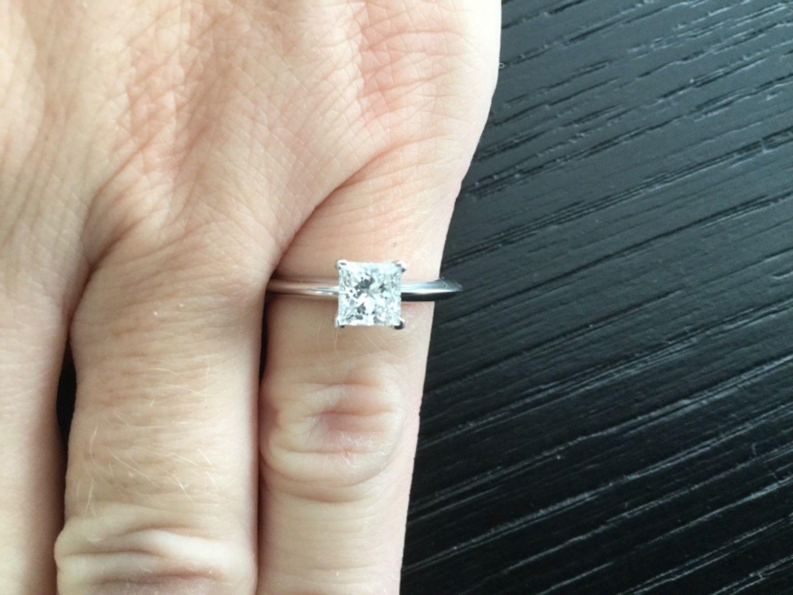 Tiffany & Co. Platinum and Diamond Princess Cut Ring .79 Carat F VS1 im Zustand „Hervorragend�“ in Middletown, DE