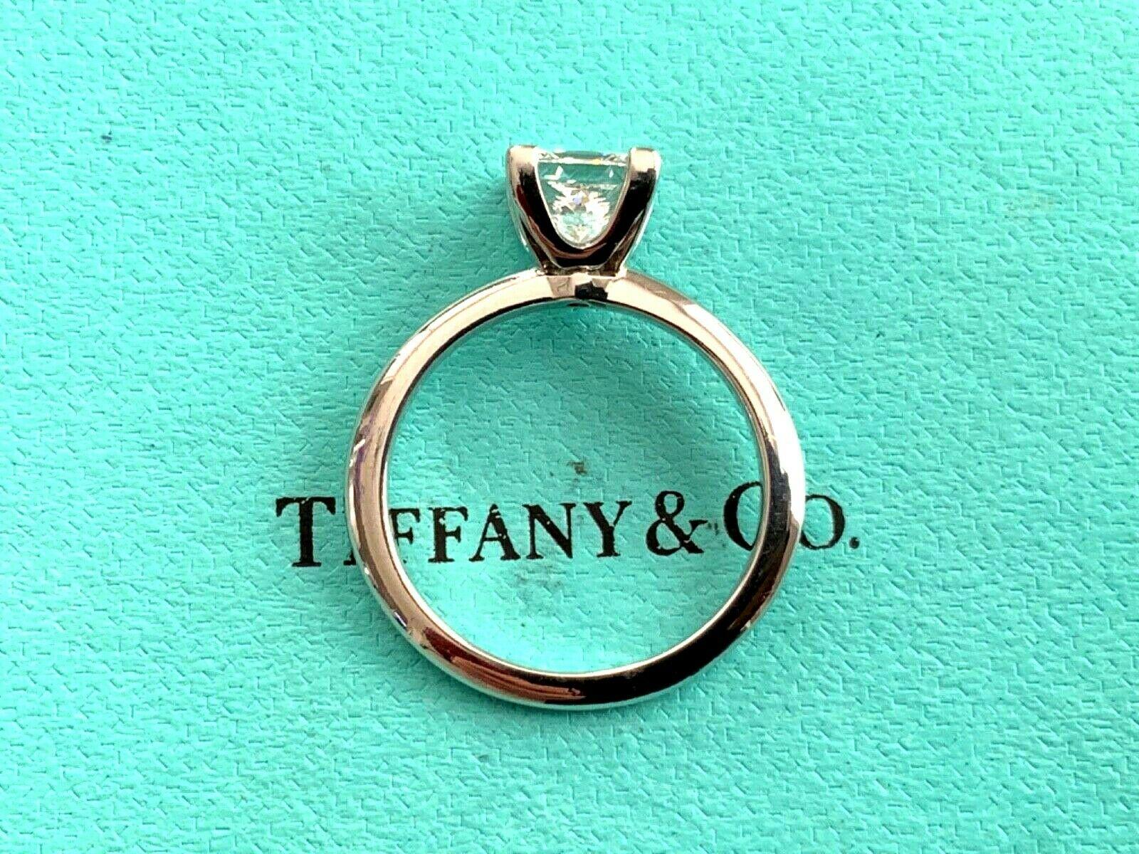 Tiffany & Co. Platinum and Diamond Princess Cut Ring 1.13 Carat F VS1 For Sale 9
