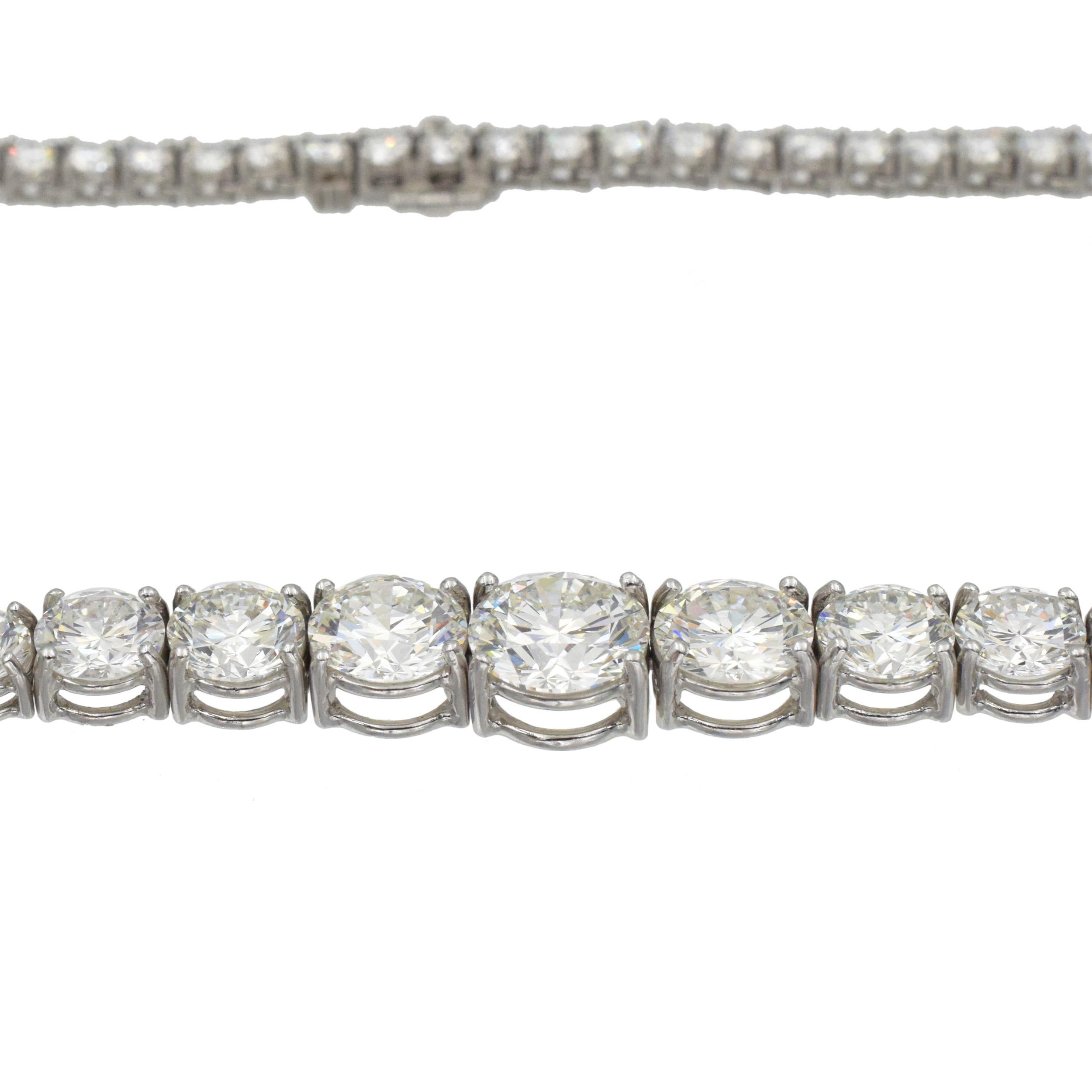 Tiffany & Co. Collier Riviera en platine et diamants  Bon état - En vente à Holmdel, NJ