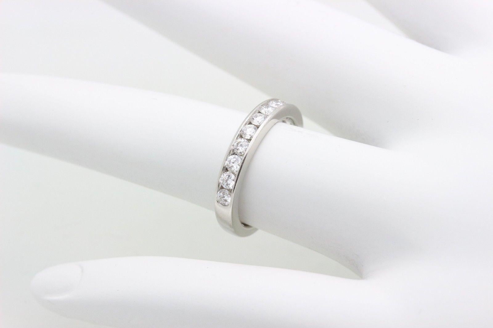 Tiffany & Co. Platinum and Diamond Wedding Band Ring 2.5 MM en vente 6