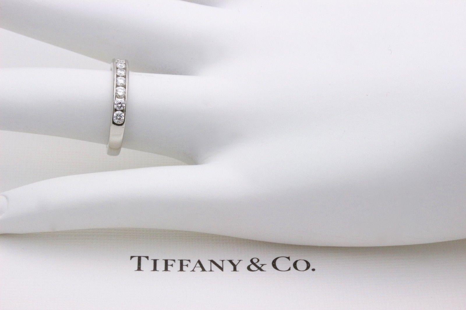 Tiffany & Co. Platinum and Diamond Wedding Band Ring 2.5 MM en vente 3