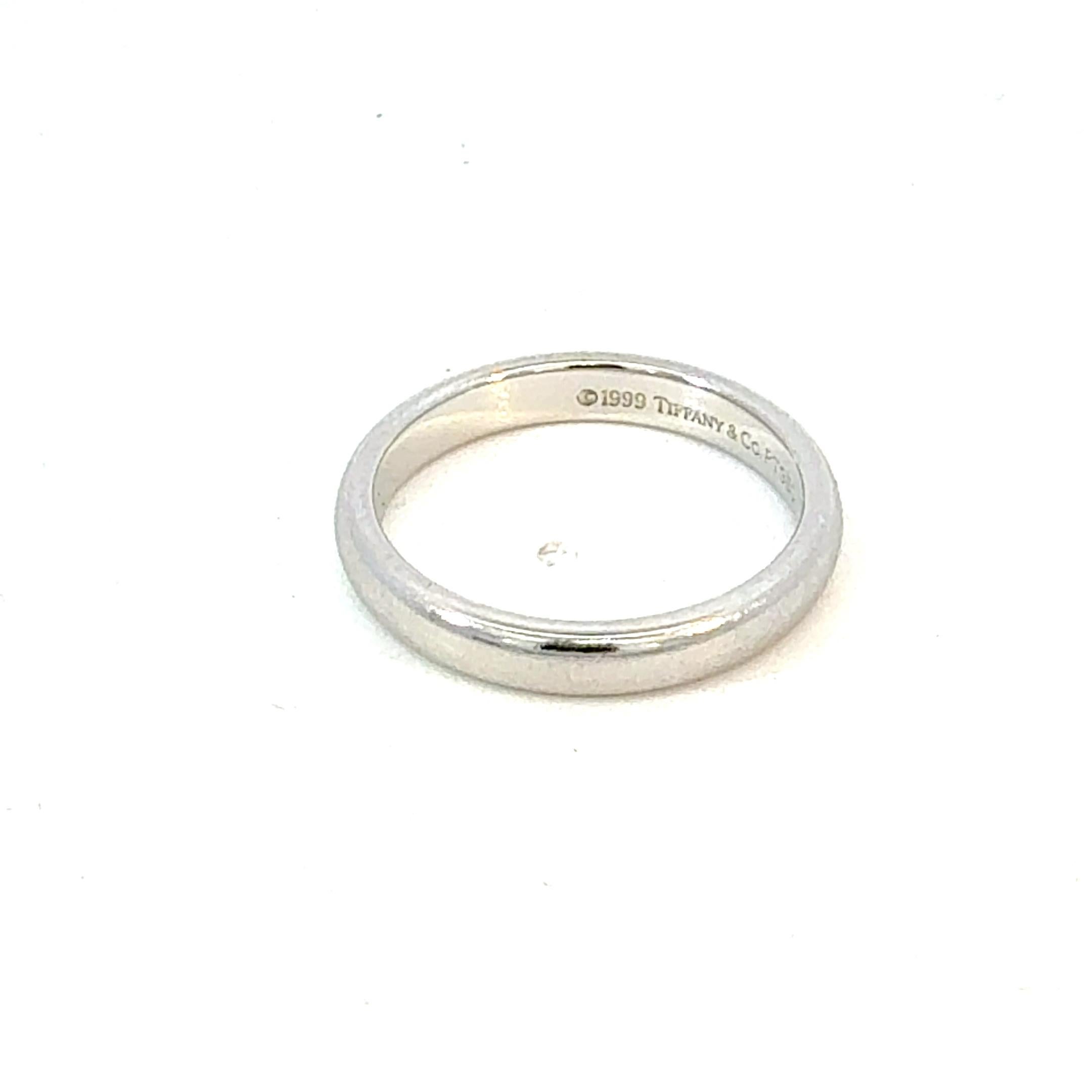 Authentique Tiffany & Co Platinum Band Ring Taille 5, 3 mm Height Estate TIF924

VENDEUR DE CONFIANCE DEPUIS 2002

VEUILLEZ VOIR NOS CENTAINES DE COMMENTAIRES POSITIFS DE NOS CLIENTS !

LIVRAISON GRATUITE

DÉTAILS
Taille : 5
Hauteur de la bande : 3