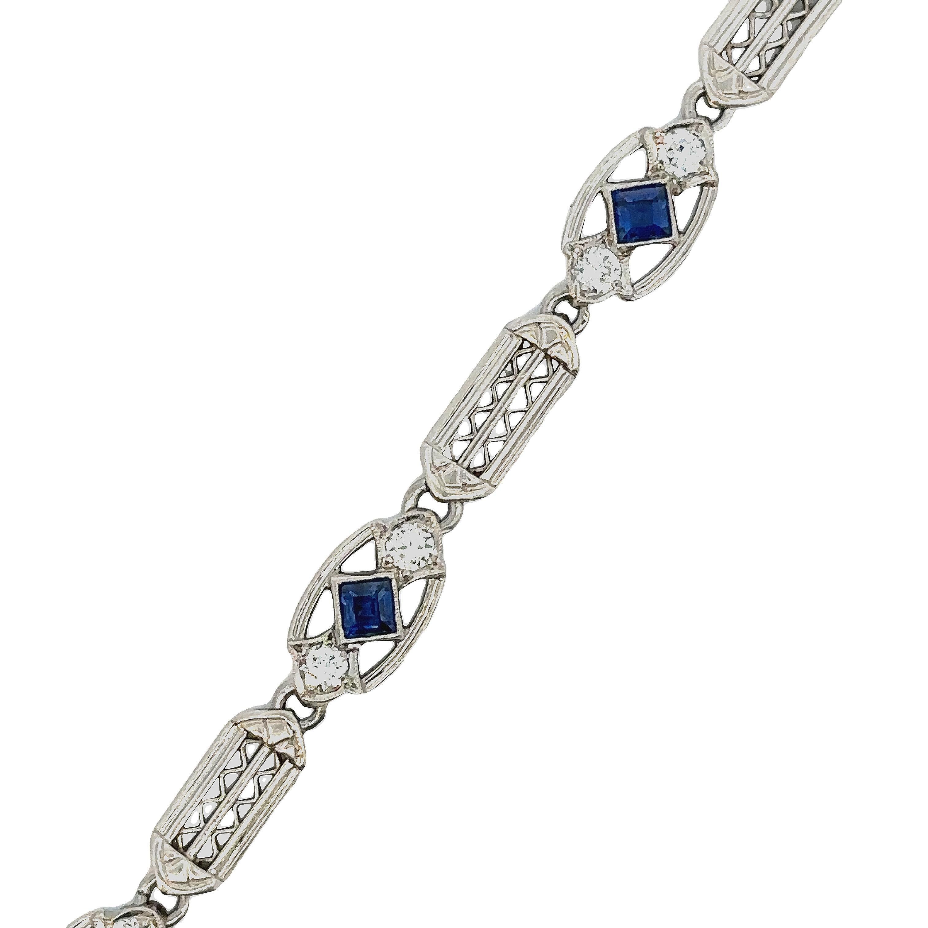 Tiffany & Co. Pulsera de Platino con Acentos de Zafiro y Diamantes en Excelente estado para la venta en Great Neck Plaza, NY