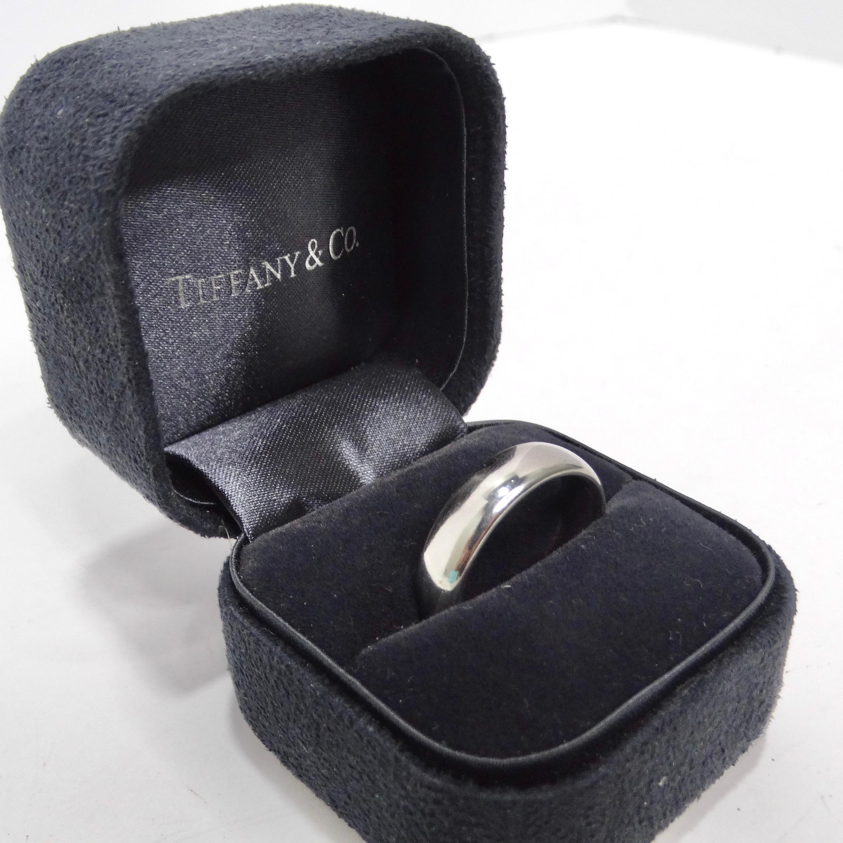 Tiffany & Co Platinum Cigar Bend Ring In Good Condition For Sale In Scottsdale, AZ