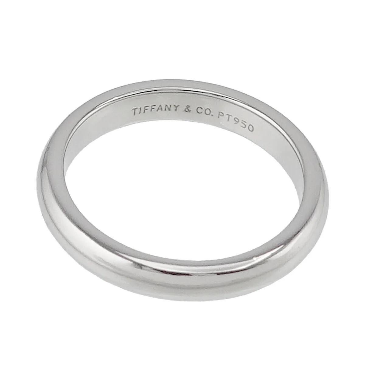 Women's or Men's Tiffany & Co. Platinum Comfort Fit Wedding Band Ring 7 For Sale