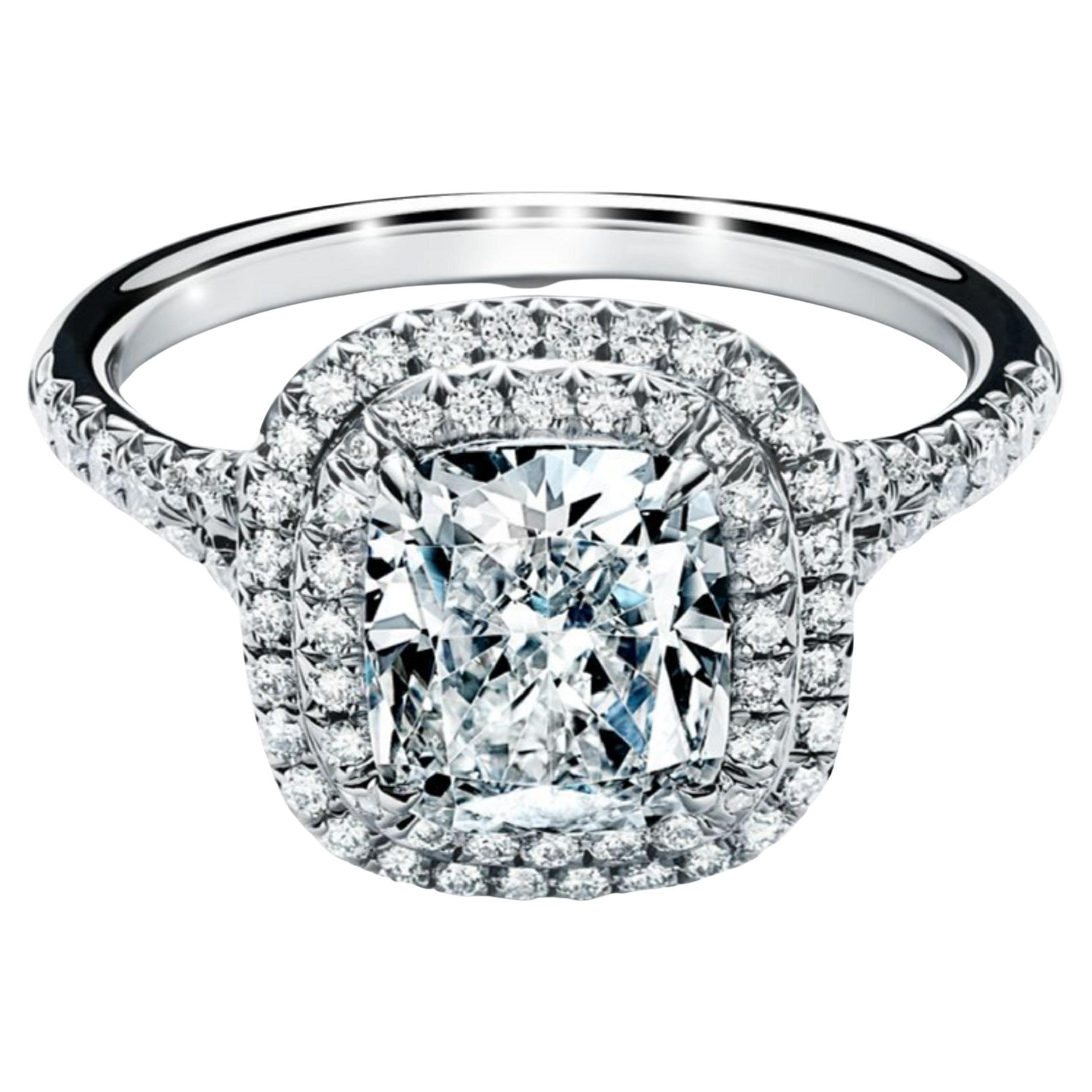 Tiffany & Co. Anello di fidanzamento in platino con diamanti taglio cuscino in vendita 1
