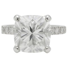 Tiffany & Co. Anello di fidanzamento in platino con diamanti taglio cuscino